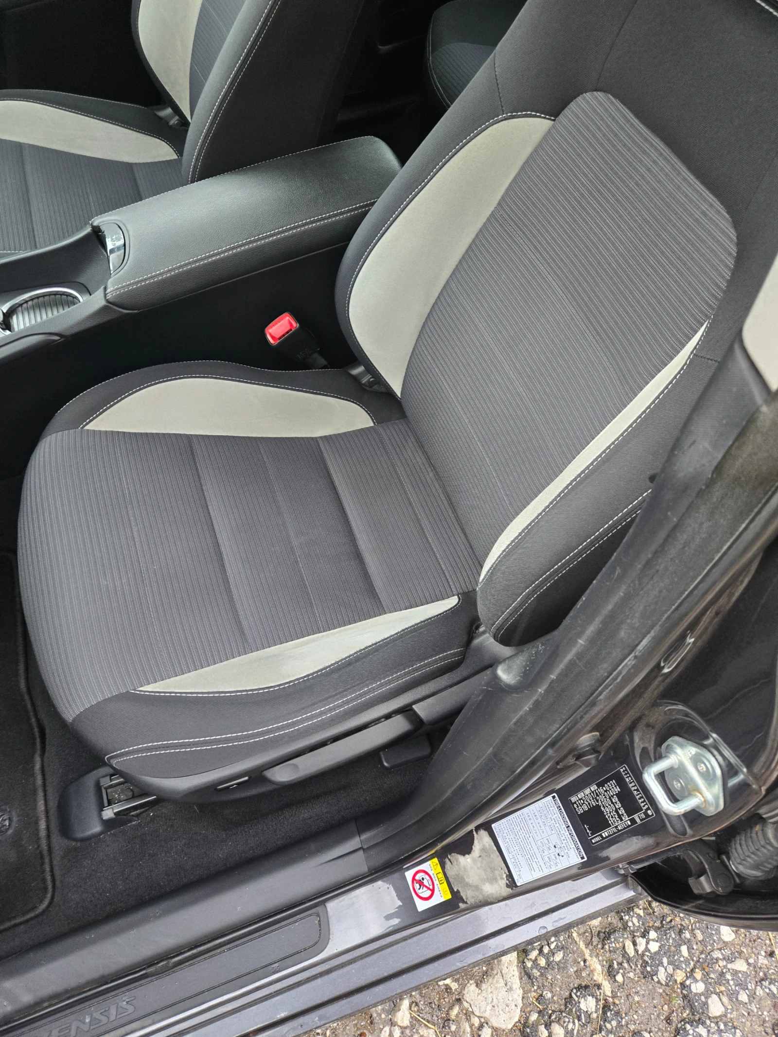 Toyota Avensis 145к.D4D, снимка 5 - Автомобили и джипове - 54944861