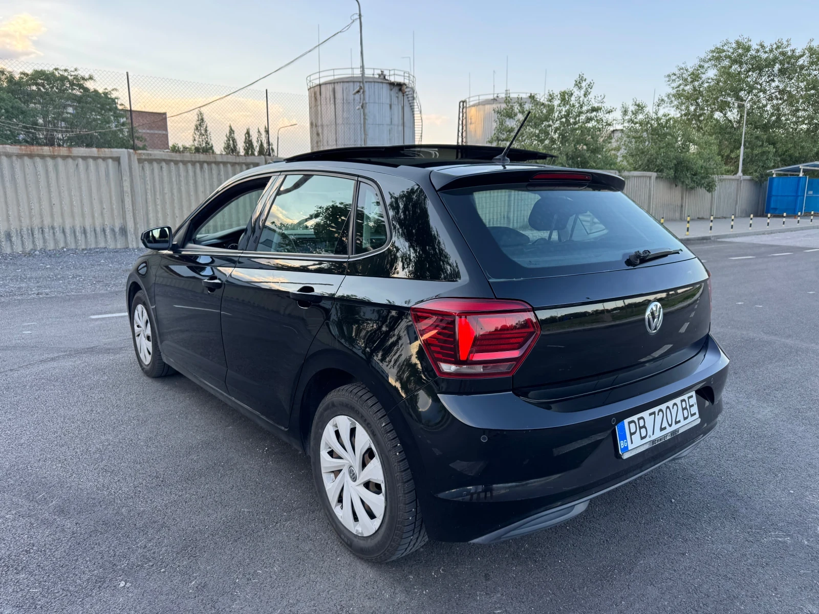 VW Polo 1.6 TDI, снимка 6 - Автомобили и джипове - 54991372