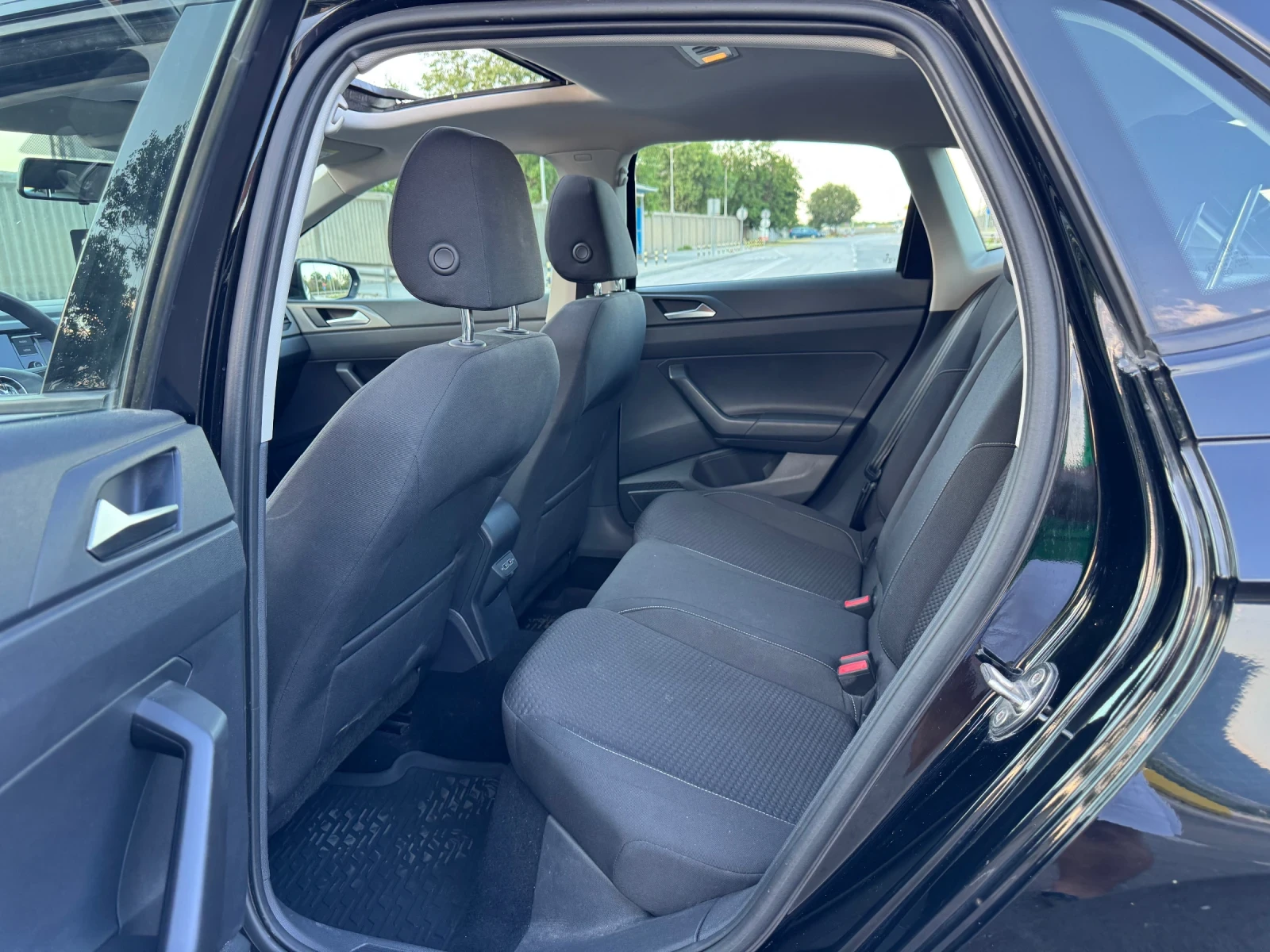 VW Polo 1.6 TDI, снимка 13 - Автомобили и джипове - 54991372