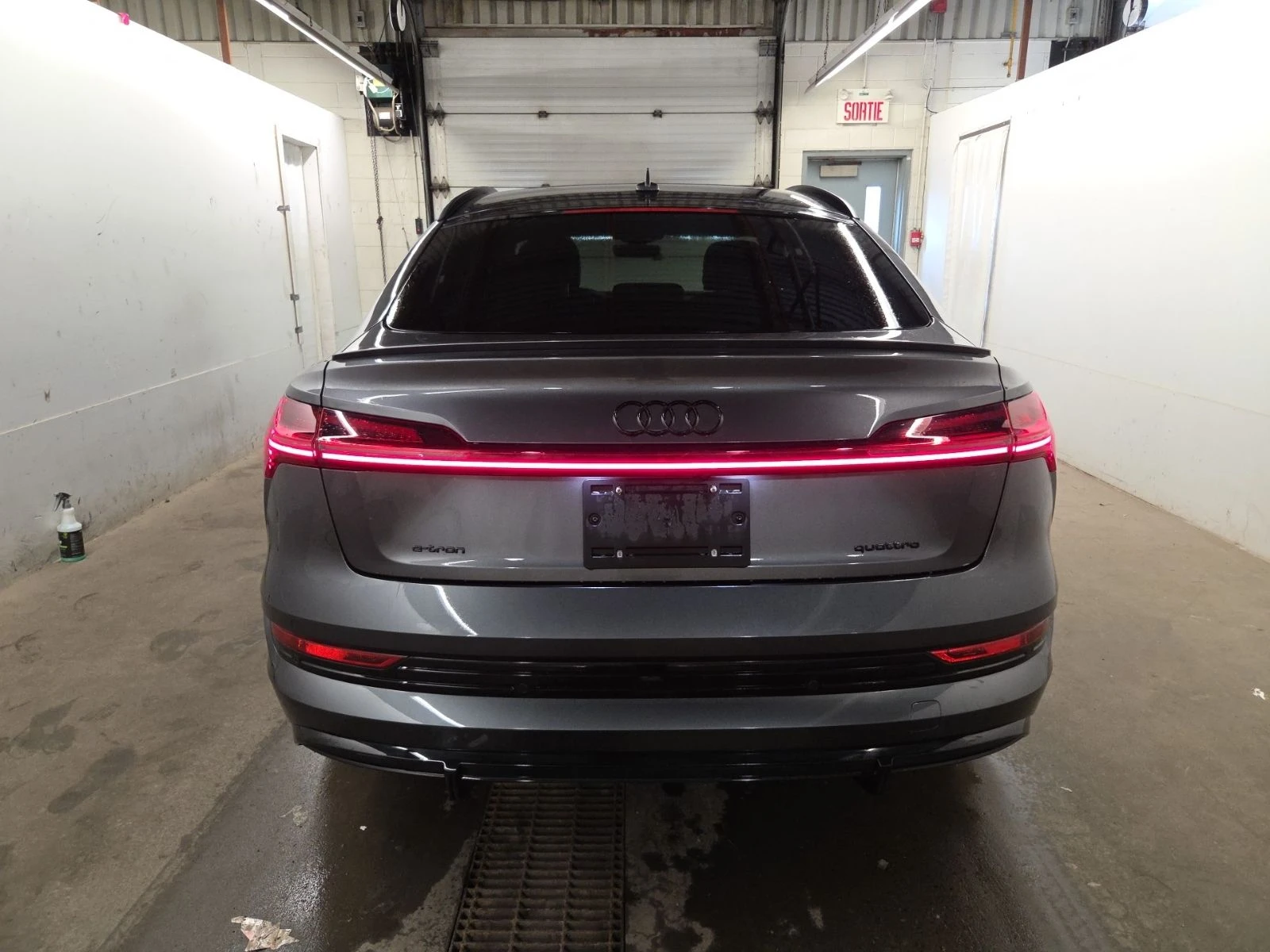 Audi E-Tron Sportback* Technik* B&O* Matrix* 360* HUD* Обдух, снимка 5 - Автомобили и джипове - 55271333