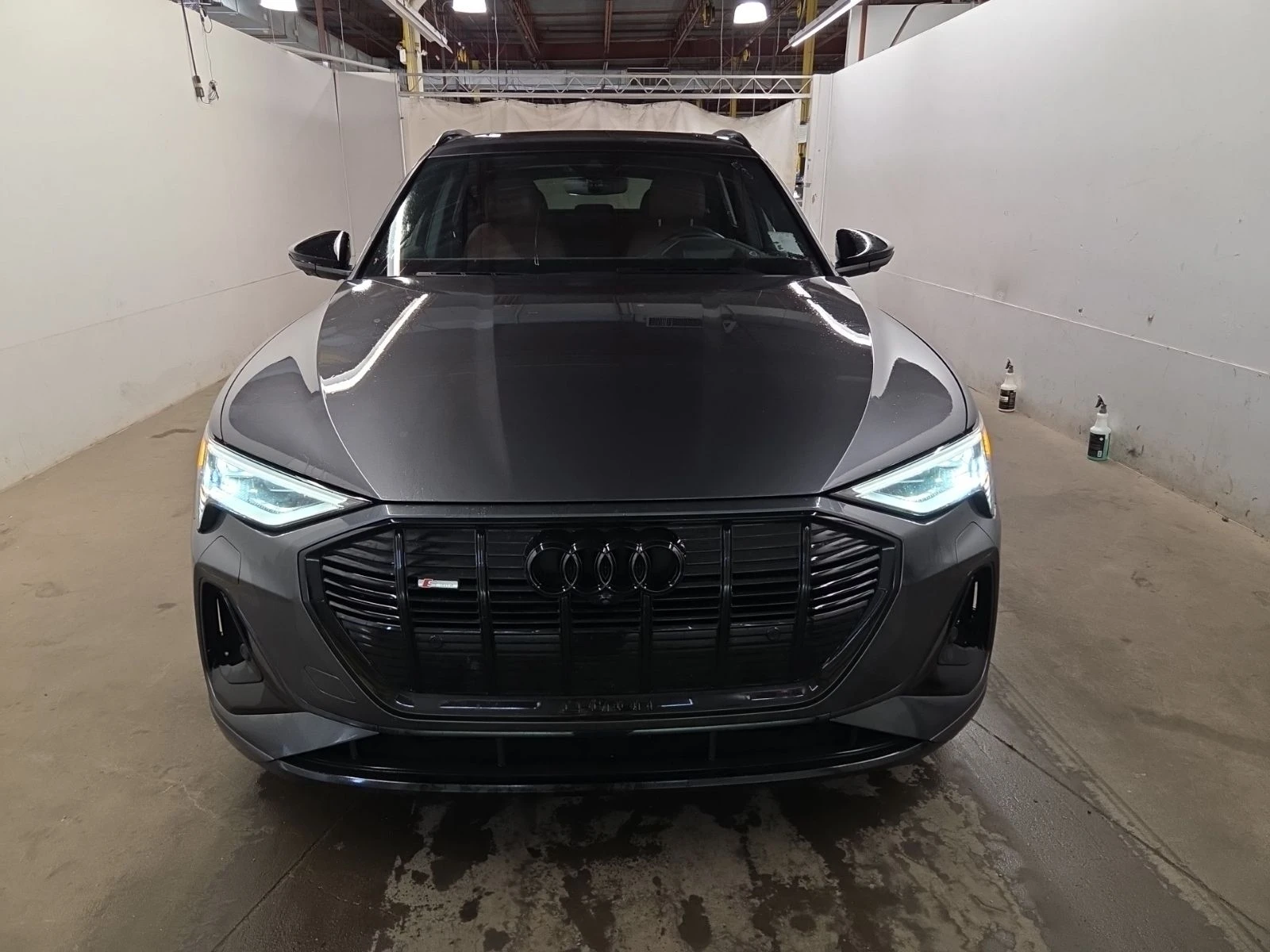 Audi E-Tron Sportback* Technik* B&O* Matrix* 360* HUD* Обдух, снимка 2 - Автомобили и джипове - 55271333