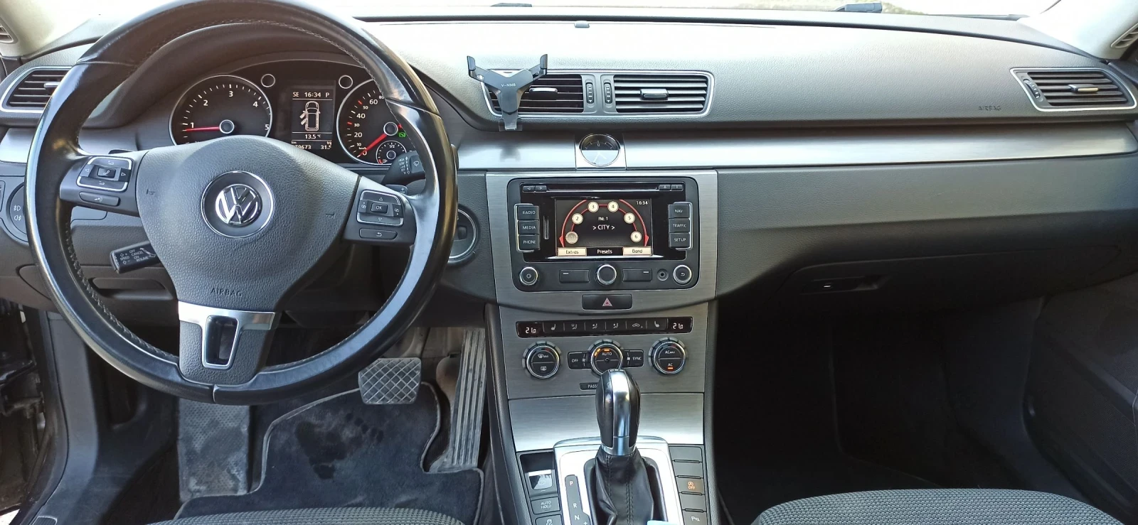 VW Passat 2.0 TDI, снимка 8 - Автомобили и джипове - 55494457