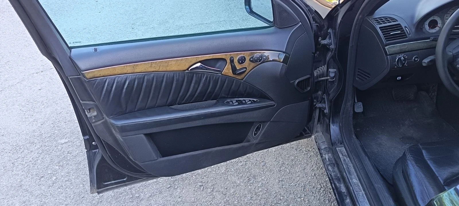 Mercedes-Benz E 500, снимка 7 - Автомобили и джипове - 55684052
