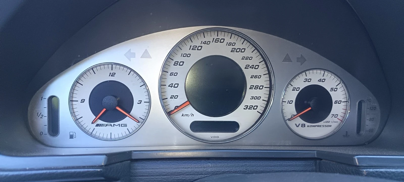 Mercedes-Benz E 500, снимка 11 - Автомобили и джипове - 55684052