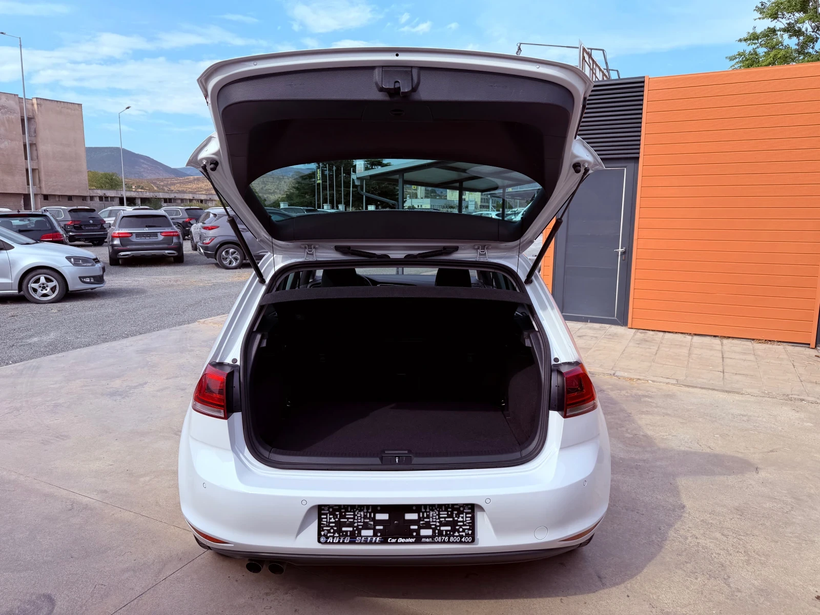 VW Golf 2.0TDI/4-motion/Keyless/Distronic/Navi/Панорама, снимка 12 - Автомобили и джипове - 55804944