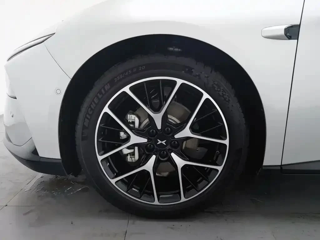 Xpeng P7, снимка 14 - Автомобили и джипове - 56688701
