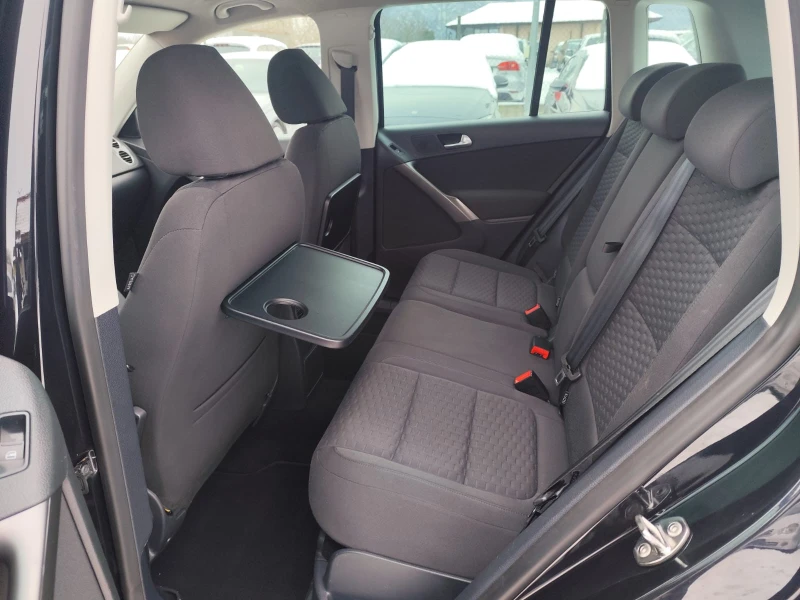 VW Tiguan 2.0 дизел 4х4, снимка 13 - Автомобили и джипове - 53122676