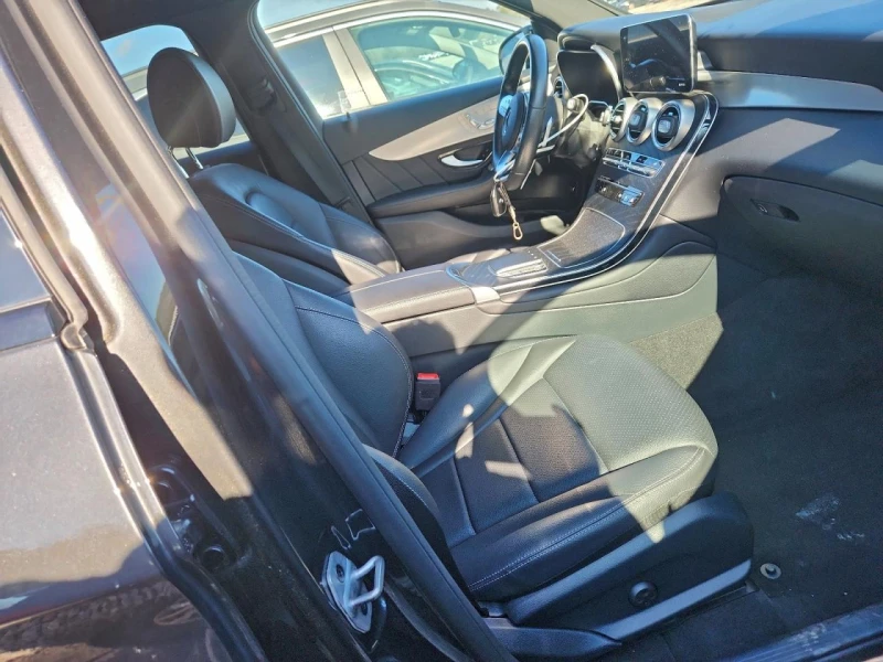 Mercedes-Benz GLC 300 DIGITAL* ПОДГРЕВ* BURMESTER* PANO* 360, снимка 7 - Автомобили и джипове - 53222644