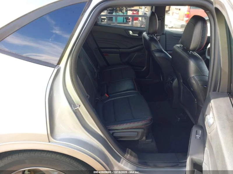 Ford Escape ST-Line * КРАЙНА ЦЕНА* CARFAX, снимка 7 - Автомобили и джипове - 53382387