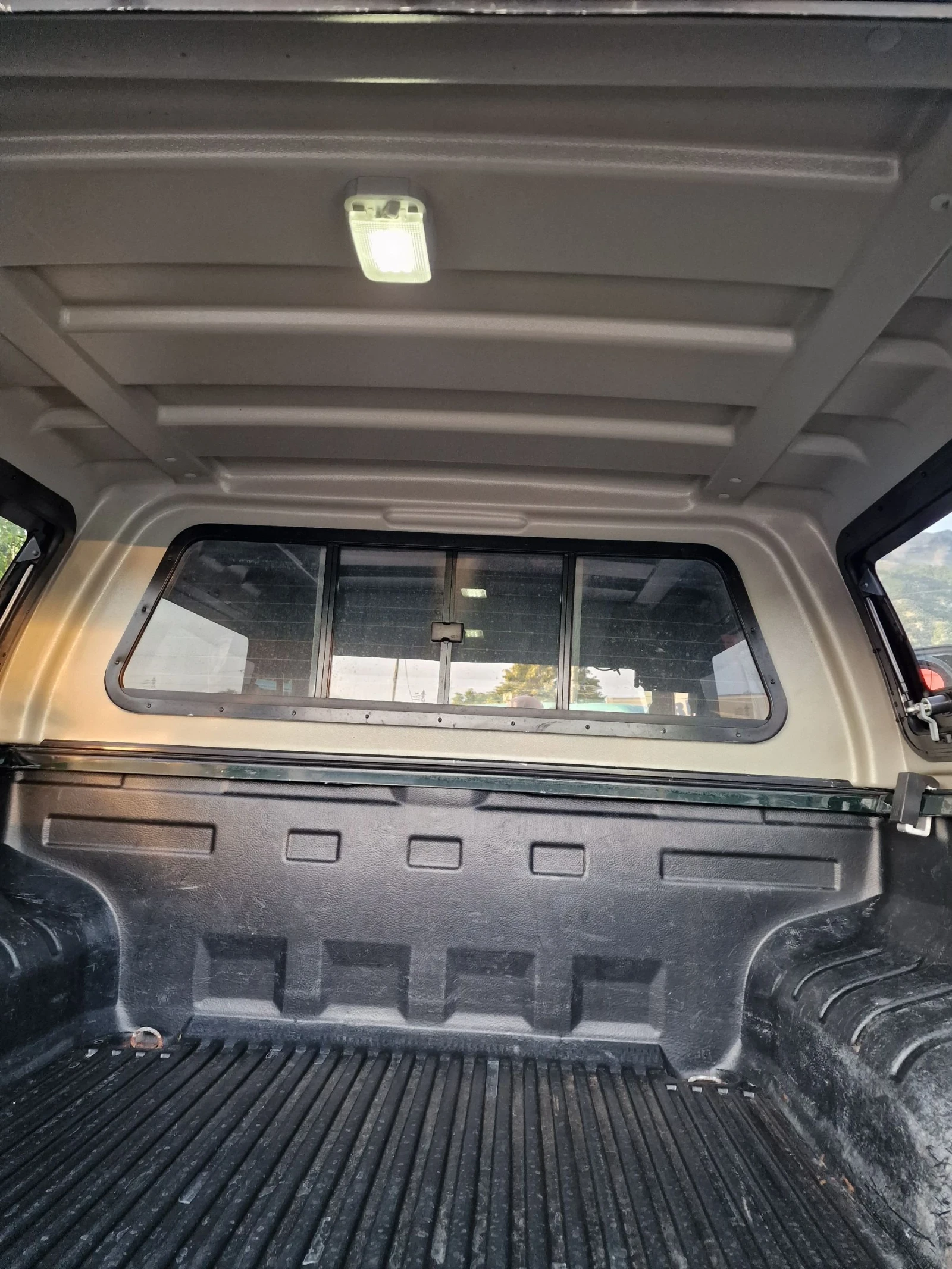 VW Amarok 2.0TDI 180к.с. Hardtop | Mobile.bg — изображение 11