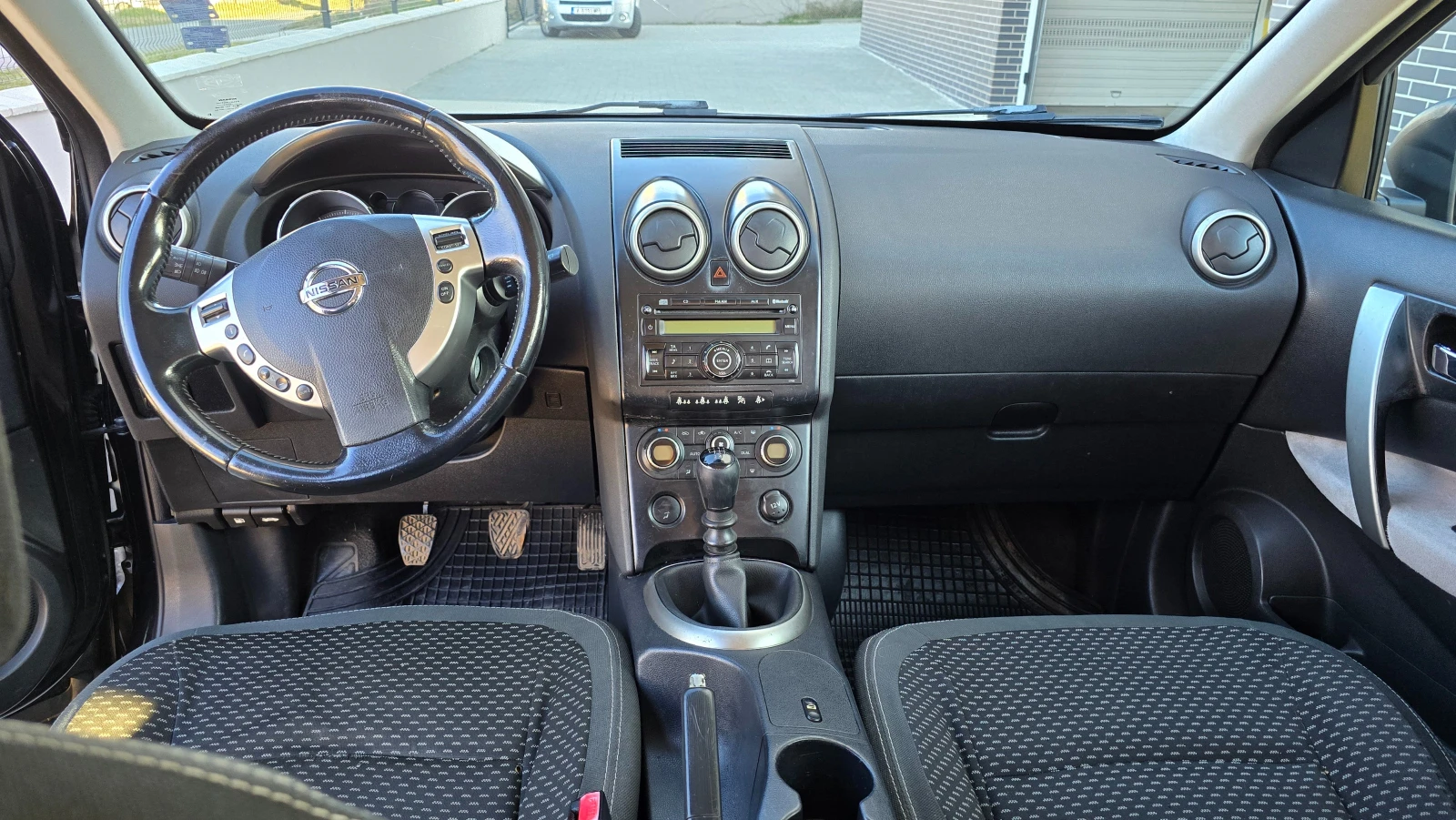 Nissan Qashqai, снимка 7 - Автомобили и джипове - 53788598