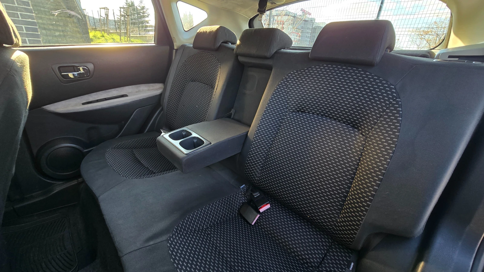 Nissan Qashqai, снимка 10 - Автомобили и джипове - 53788598