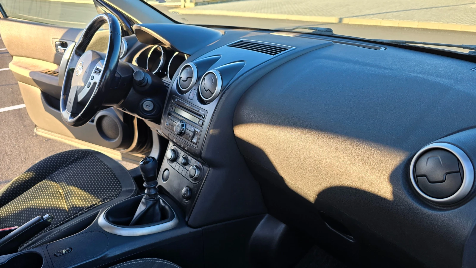 Nissan Qashqai, снимка 11 - Автомобили и джипове - 53788598