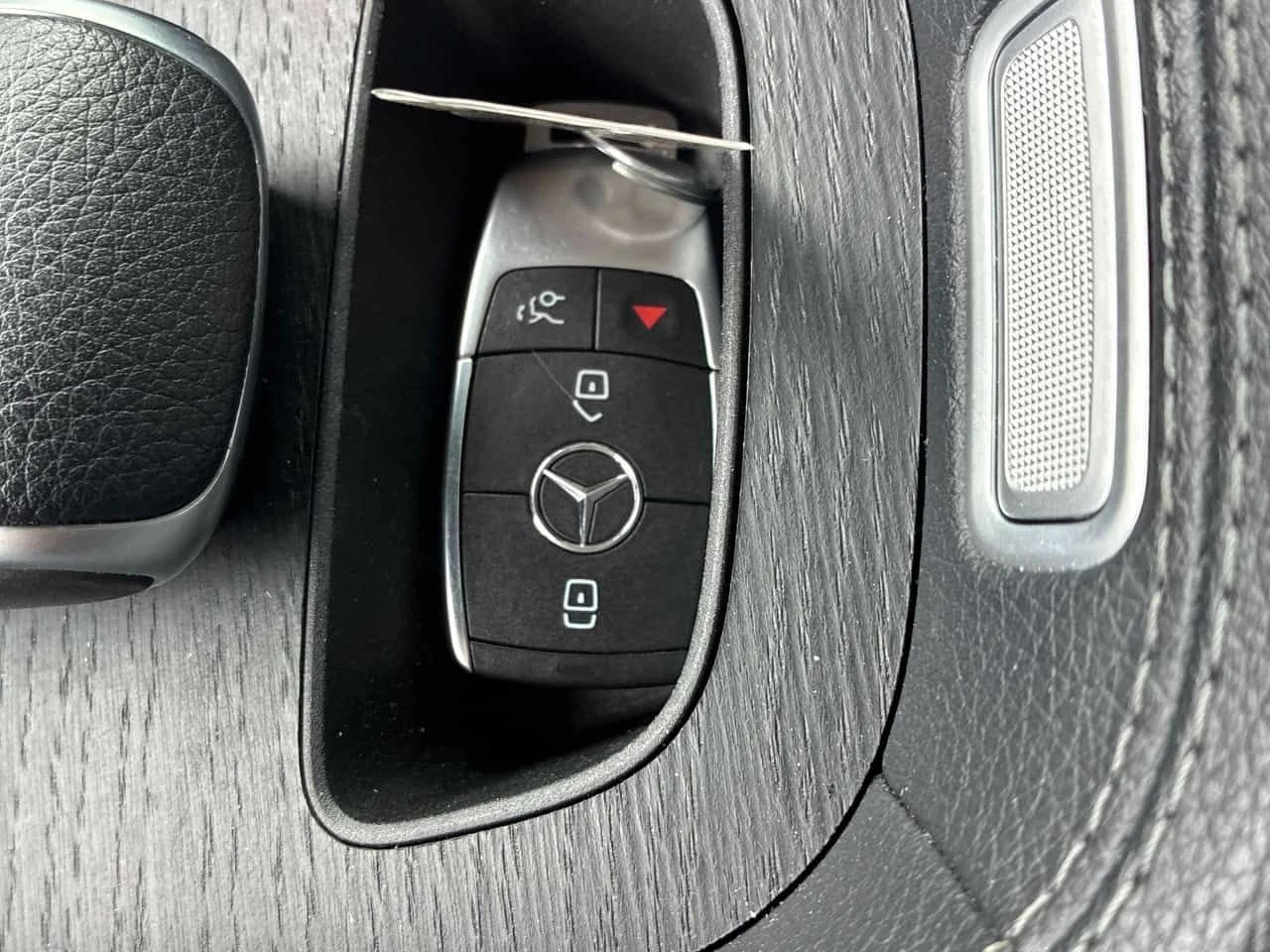 Mercedes-Benz GLE 450  CARFAX /360 / DISTRONIC / BURMESTER/PANO , снимка 15 - Автомобили и джипове - 53824743