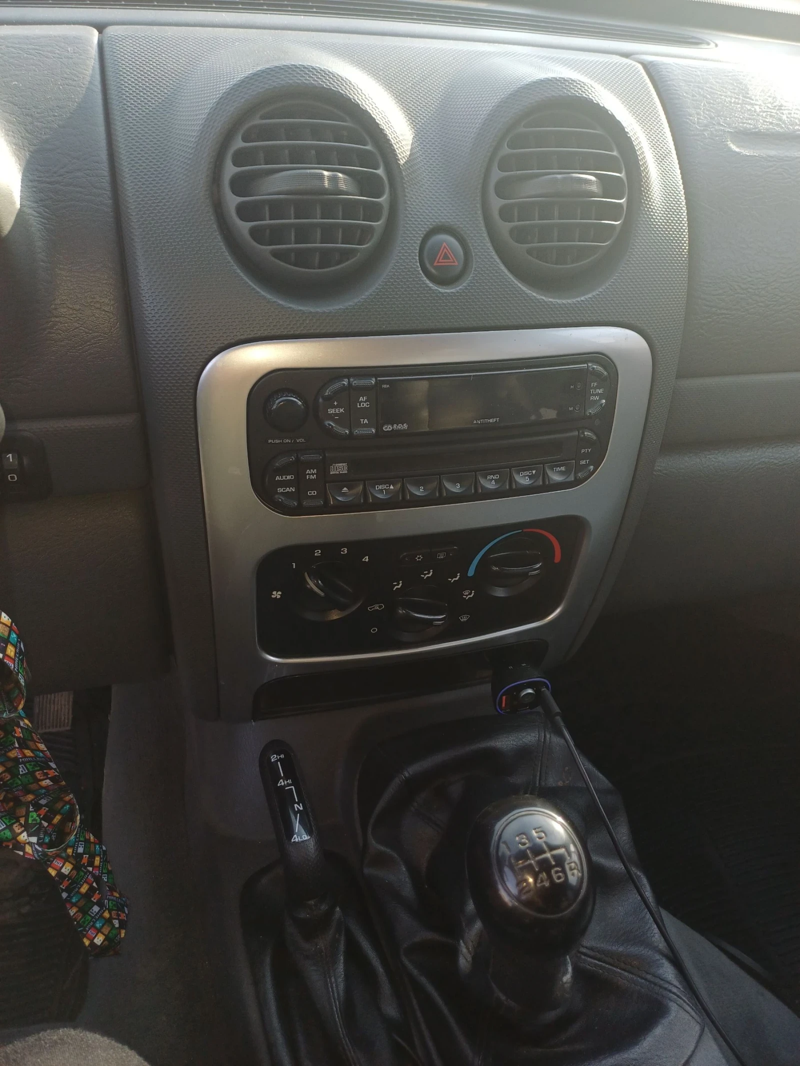 Jeep Cherokee Хечбек, снимка 10 - Автомобили и джипове - 53847405