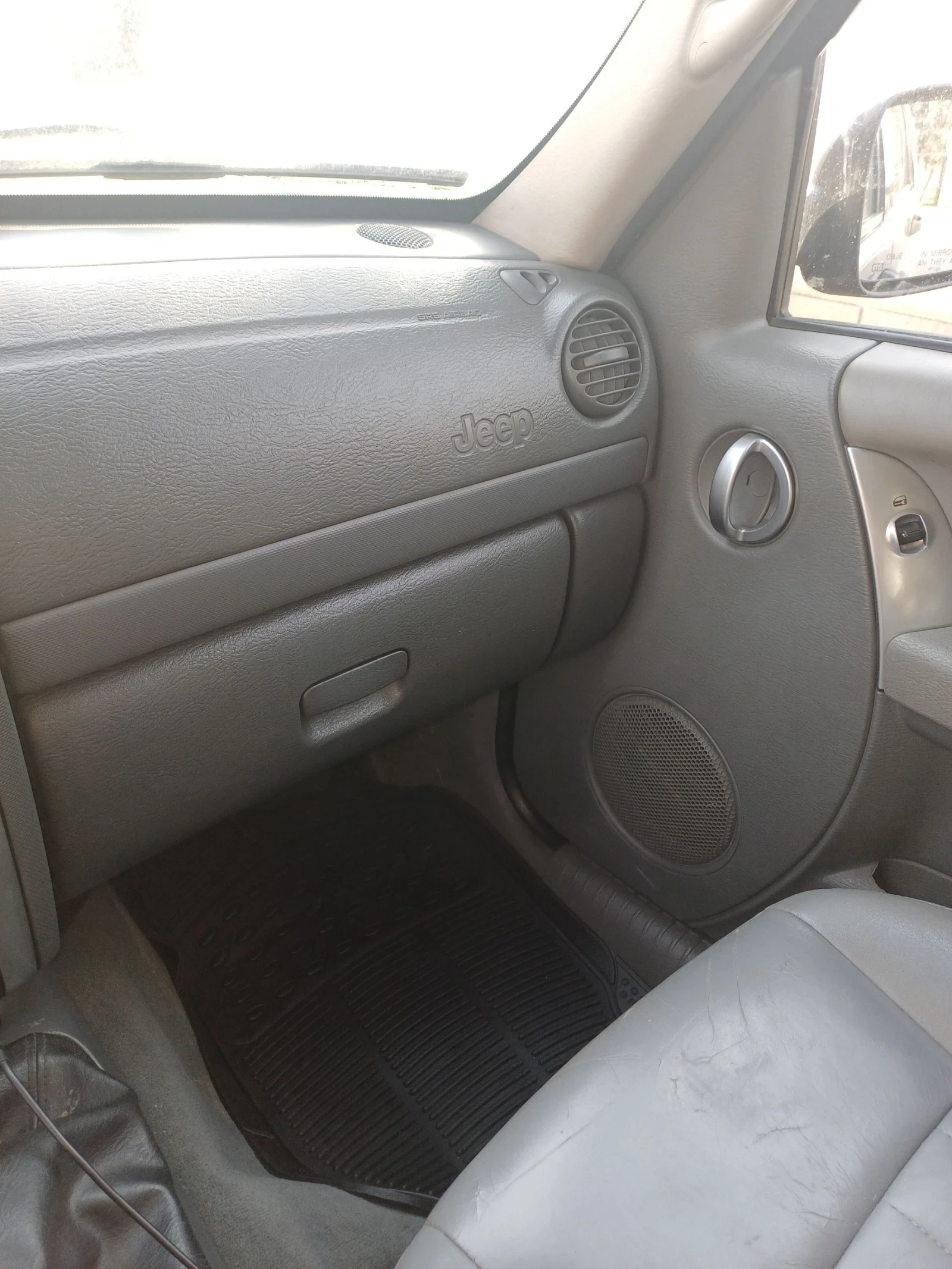 Jeep Cherokee Хечбек, снимка 9 - Автомобили и джипове - 53847405