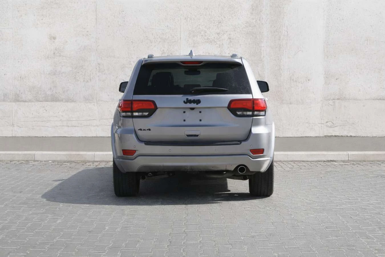 Jeep Grand cherokee Laredo | ЦЕНА ДО БГ, снимка 4 - Автомобили и джипове - 54825641