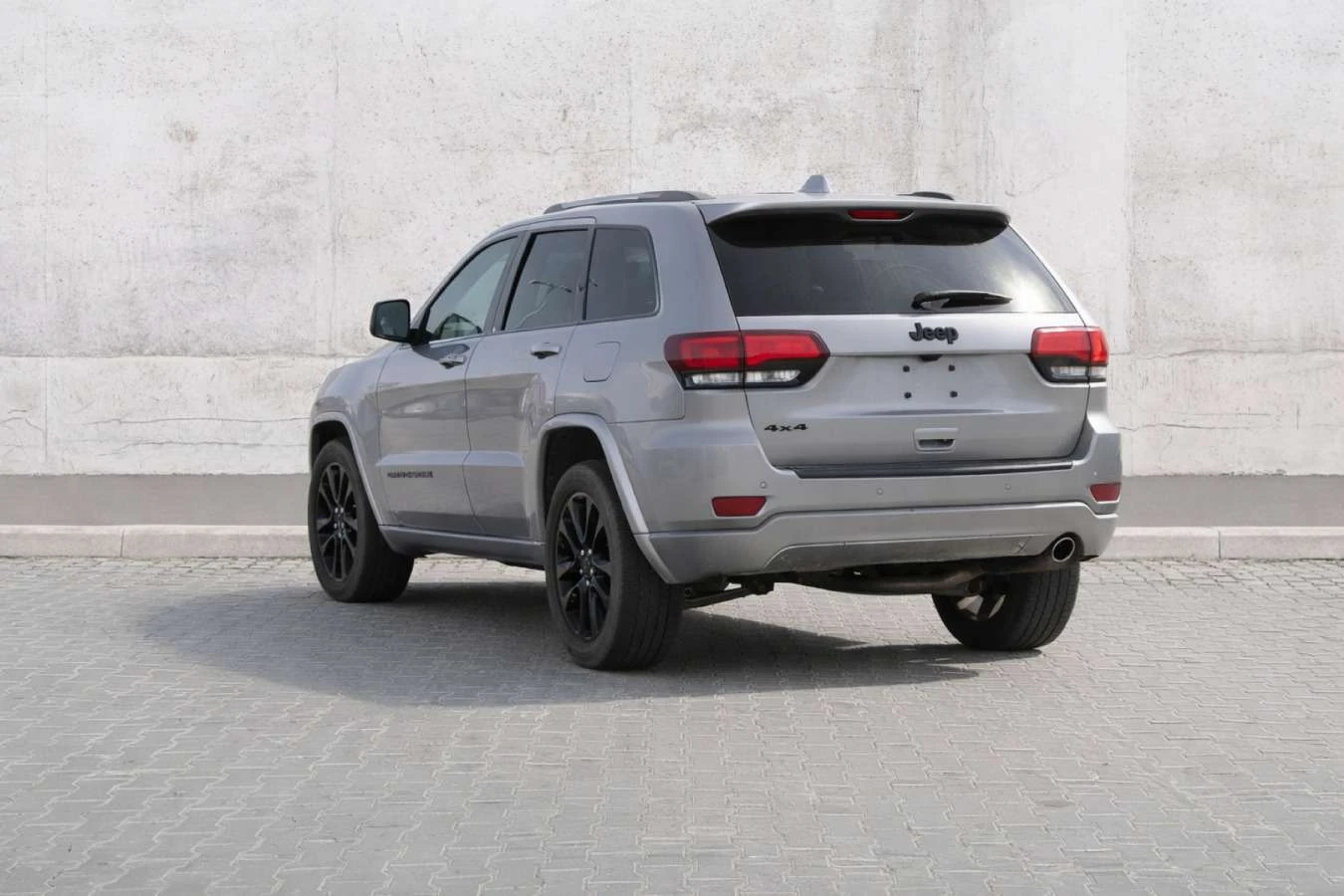 Jeep Grand cherokee Laredo | ЦЕНА ДО БГ, снимка 3 - Автомобили и джипове - 54825641