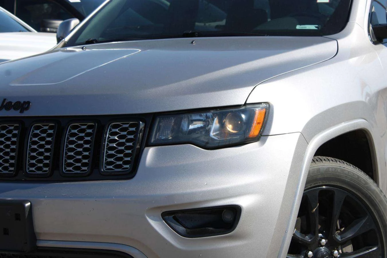 Jeep Grand cherokee Laredo | ЦЕНА ДО БГ, снимка 7 - Автомобили и джипове - 54825641