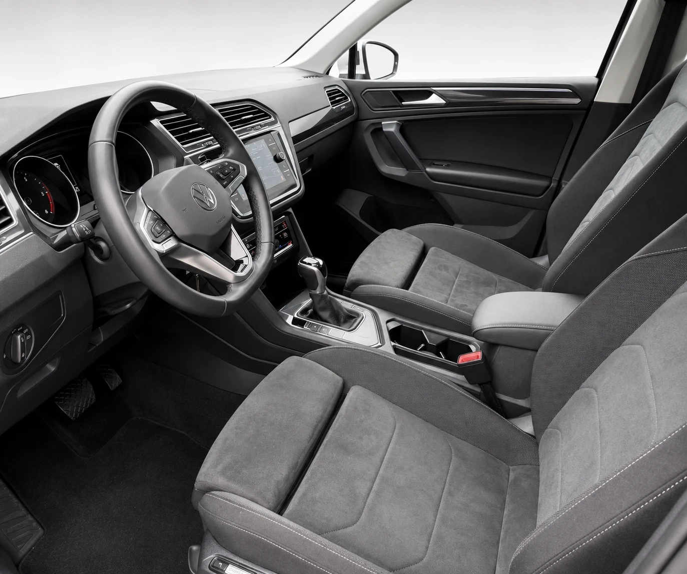 VW Tiguan 2.0TDI DSG   150 к.с. 23.12.2021 г. 97 509 км, снимка 8 - Автомобили и джипове - 55713322