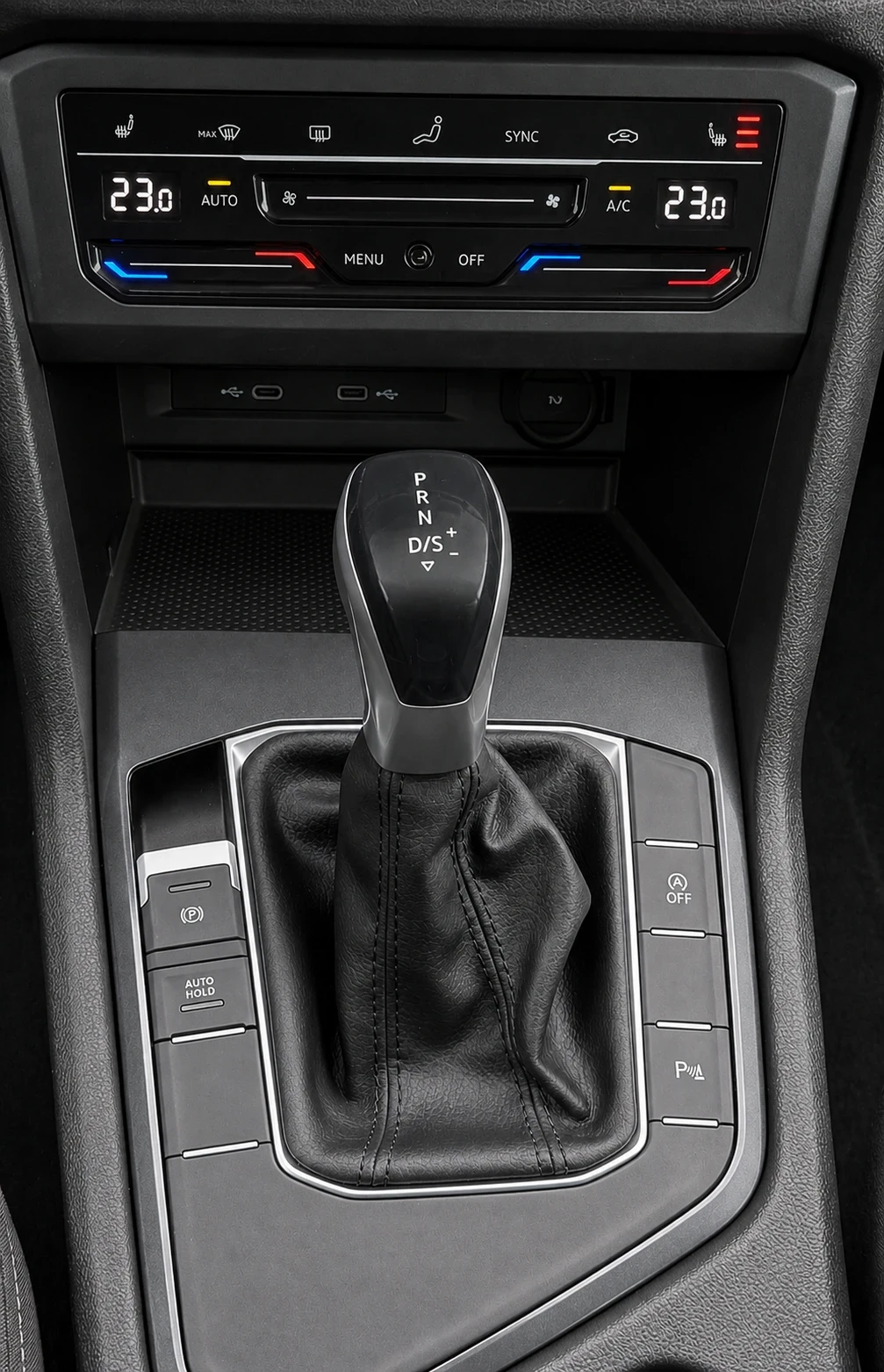 VW Tiguan 2.0TDI DSG   150 к.с. 23.12.2021 г. 97 509 км, снимка 13 - Автомобили и джипове - 55713322