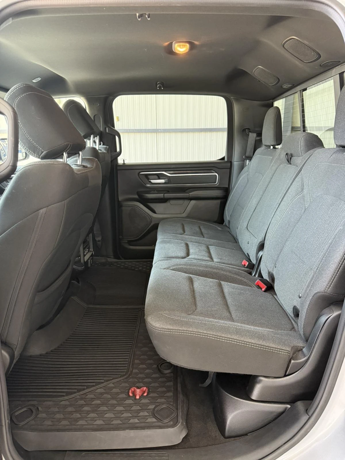Dodge RAM 1500 5.7HEMI BIG HORN, снимка 14 - Автомобили и джипове - 55643060