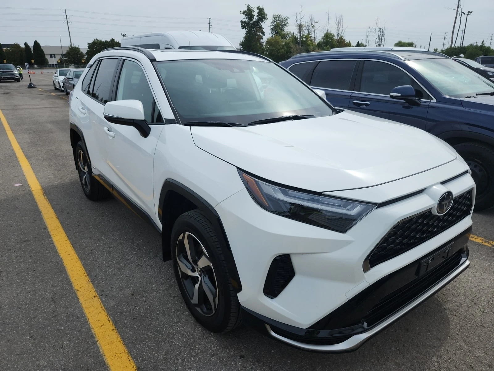 Toyota Rav4 PLUG-IN HYBRID * SE * AWD * 2 КЛЮЧА * БЕЗ ИНЦИДЕНТ, снимка 2 - Автомобили и джипове - 55867951