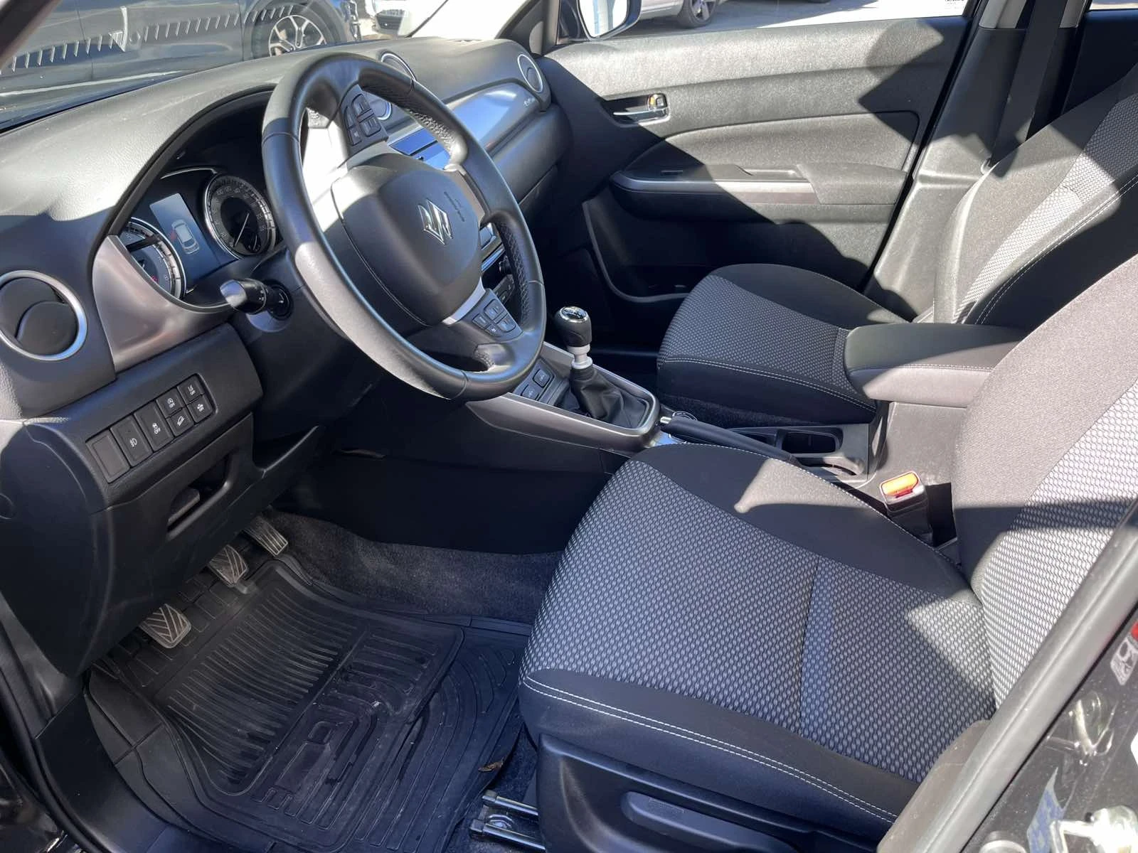 Suzuki Vitara, снимка 11 - Автомобили и джипове - 56465641