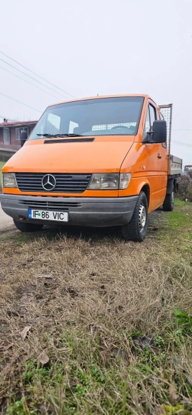 Mercedes-Benz 208 2.3, снимка 1