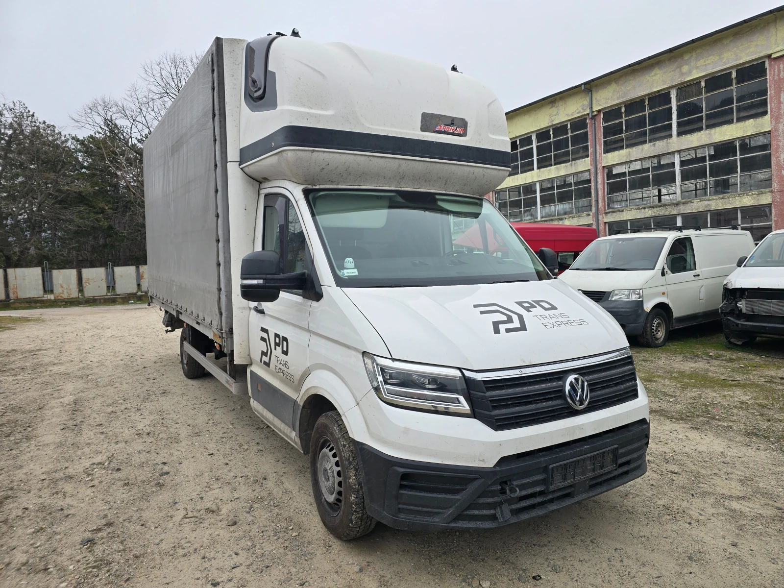 VW Crafter 2.0 TDI 170 PS DAV, снимка 3 - Бусове и автобуси - 53885358
