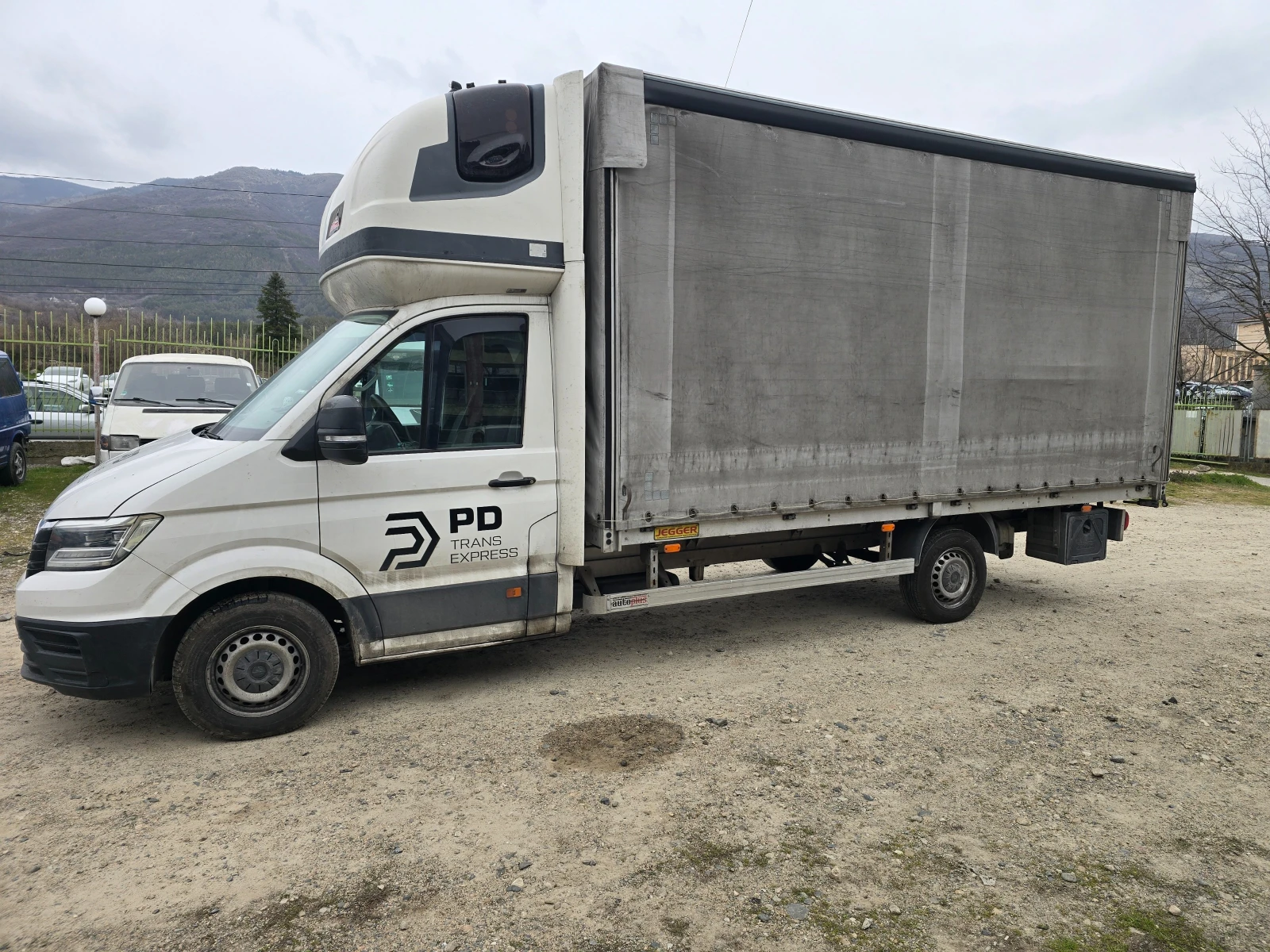 VW Crafter 2.0 TDI 170 PS DAV, снимка 9 - Бусове и автобуси - 53885358