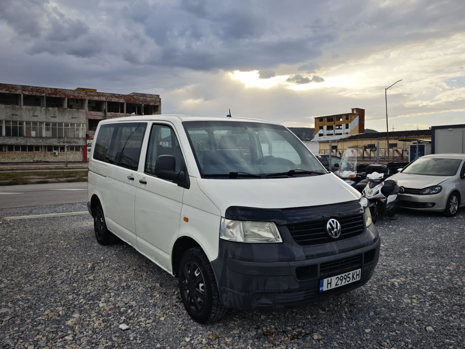 VW T5, снимка 3 - Бусове и автобуси - 56187523