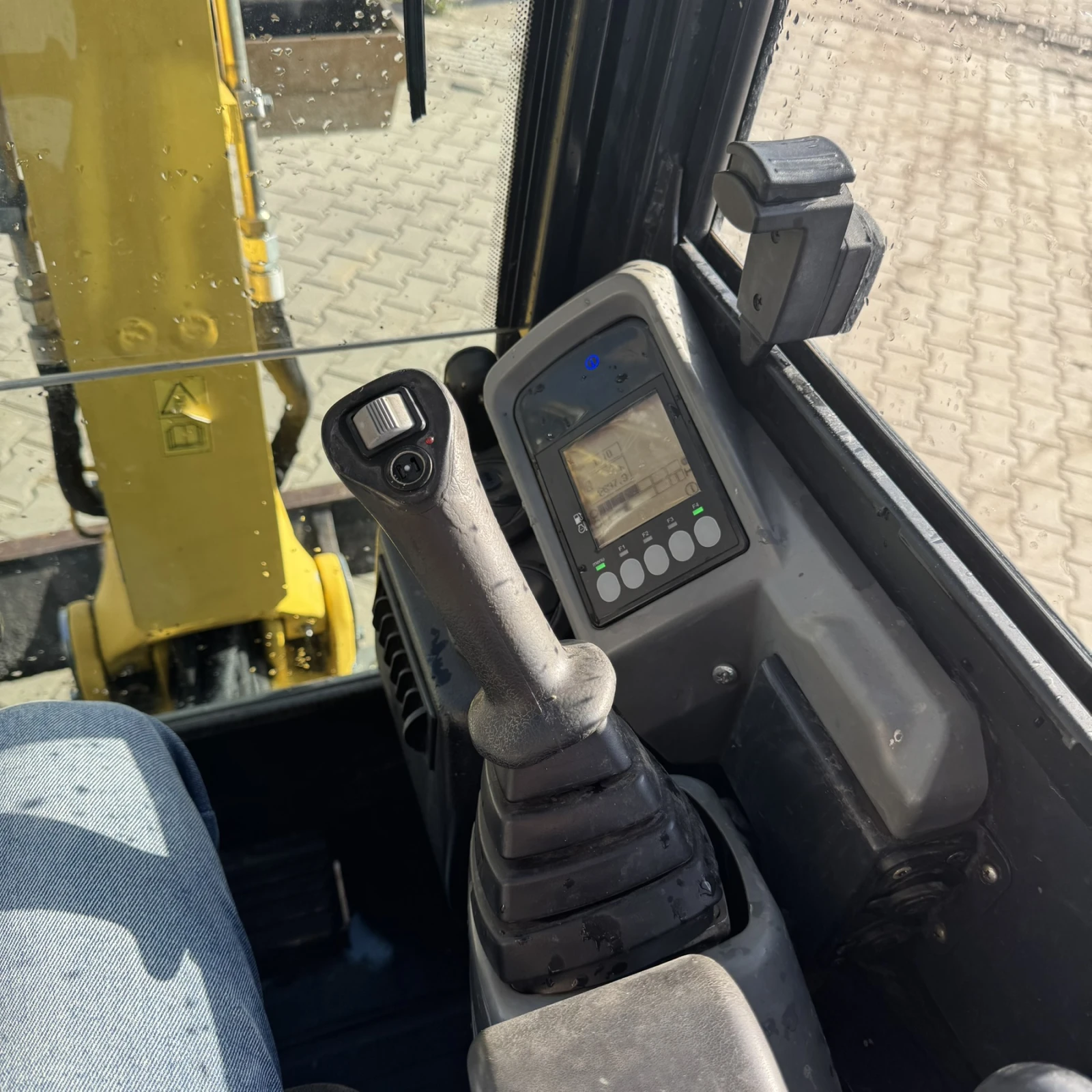 Багер Yanmar ViO26-6, снимка 12 - Индустриална техника - 56613627