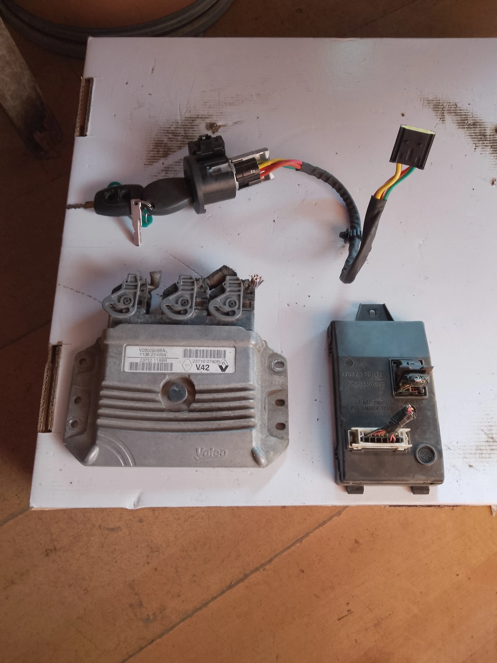 237100740R       1.6i | Mobile.bg   1