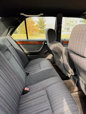 Mercedes-Benz 124 200E, снимка 9