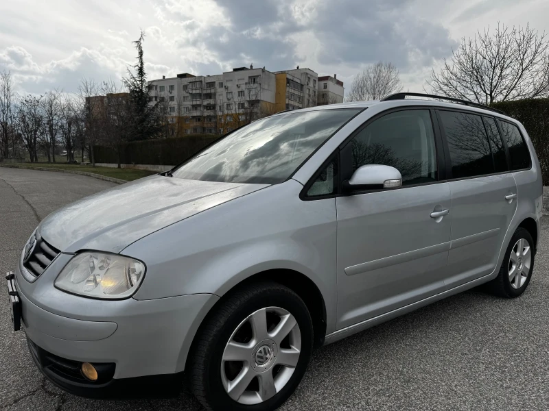 VW Touran 2.0TDI/7-МЕСТА/ИТАЛИЯ, снимка 1 - Автомобили и джипове - 49468154