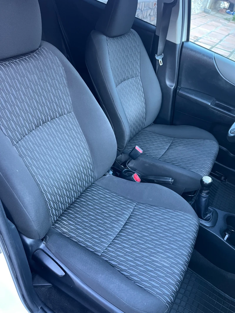 Toyota Yaris, снимка 14 - Автомобили и джипове - 52576828