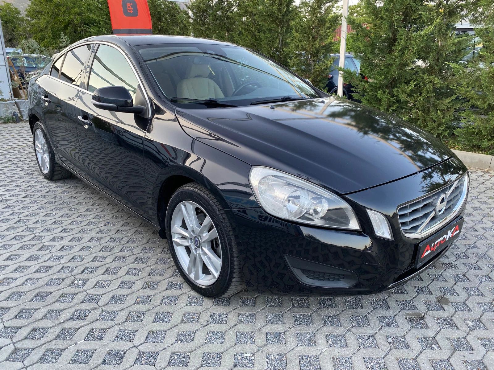 Volvo S60 2.0D-136кс= АВТОМАТ= НАВИ= АВТОПИЛОТ= ПАРКТРОНИК - изображение 2