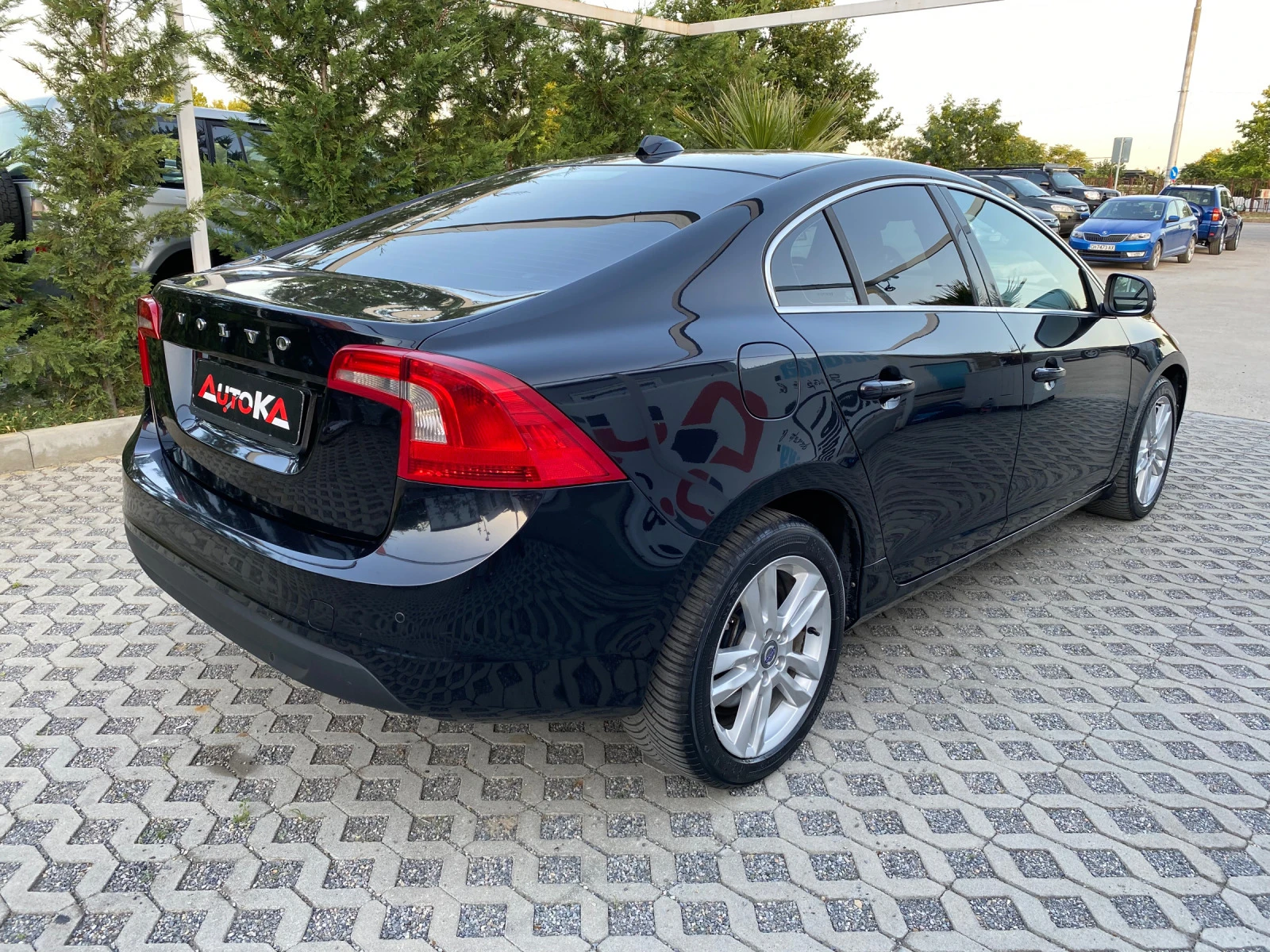 Volvo S60 2.0D-136кс= АВТОМАТ= НАВИ= АВТОПИЛОТ= ПАРКТРОНИК - изображение 3