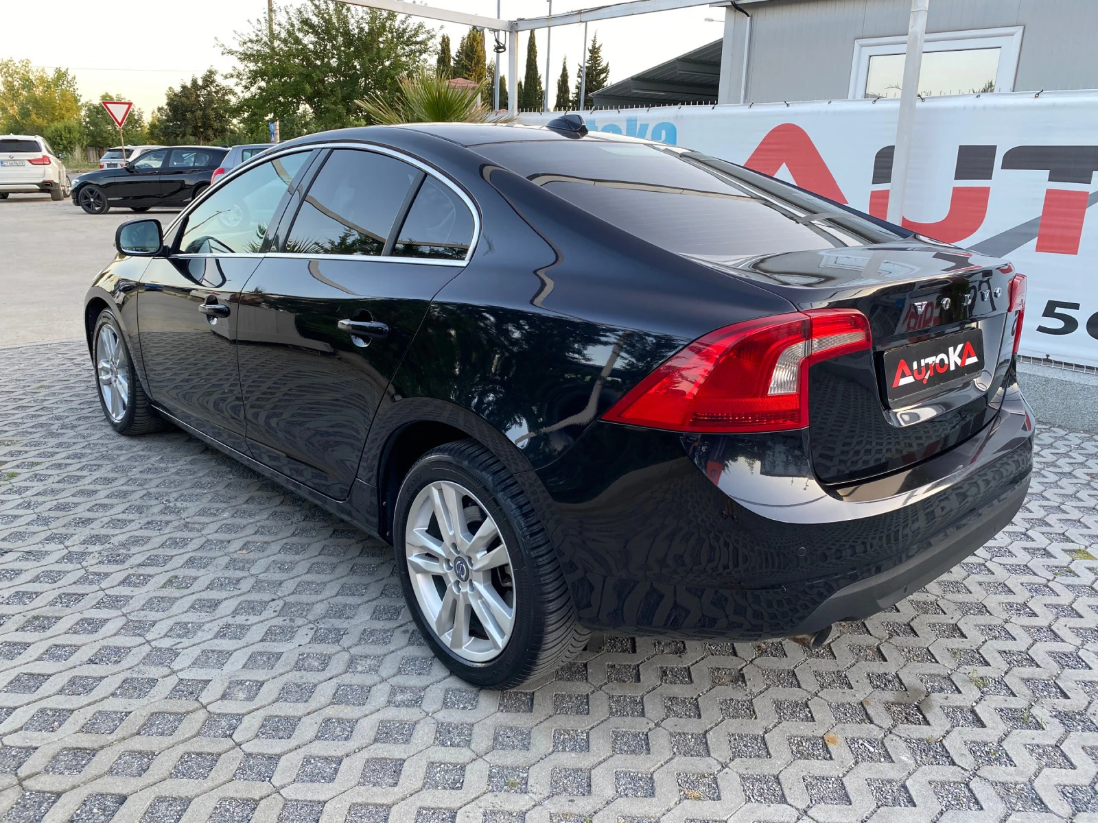 Volvo S60 2.0D-136кс= АВТОМАТ= НАВИ= АВТОПИЛОТ= ПАРКТРОНИК - изображение 5