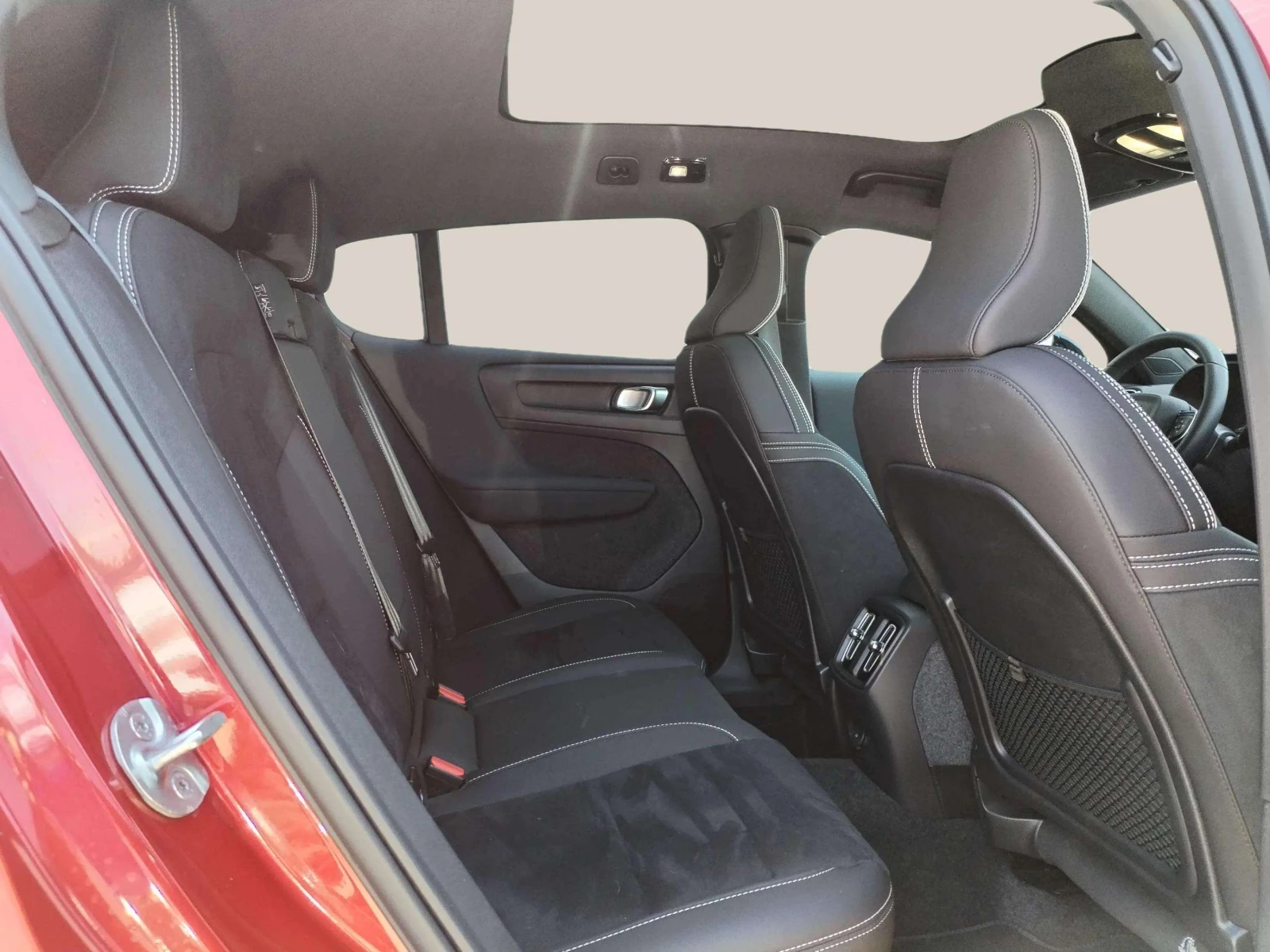 Volvo C40 single RWD - изображение 10