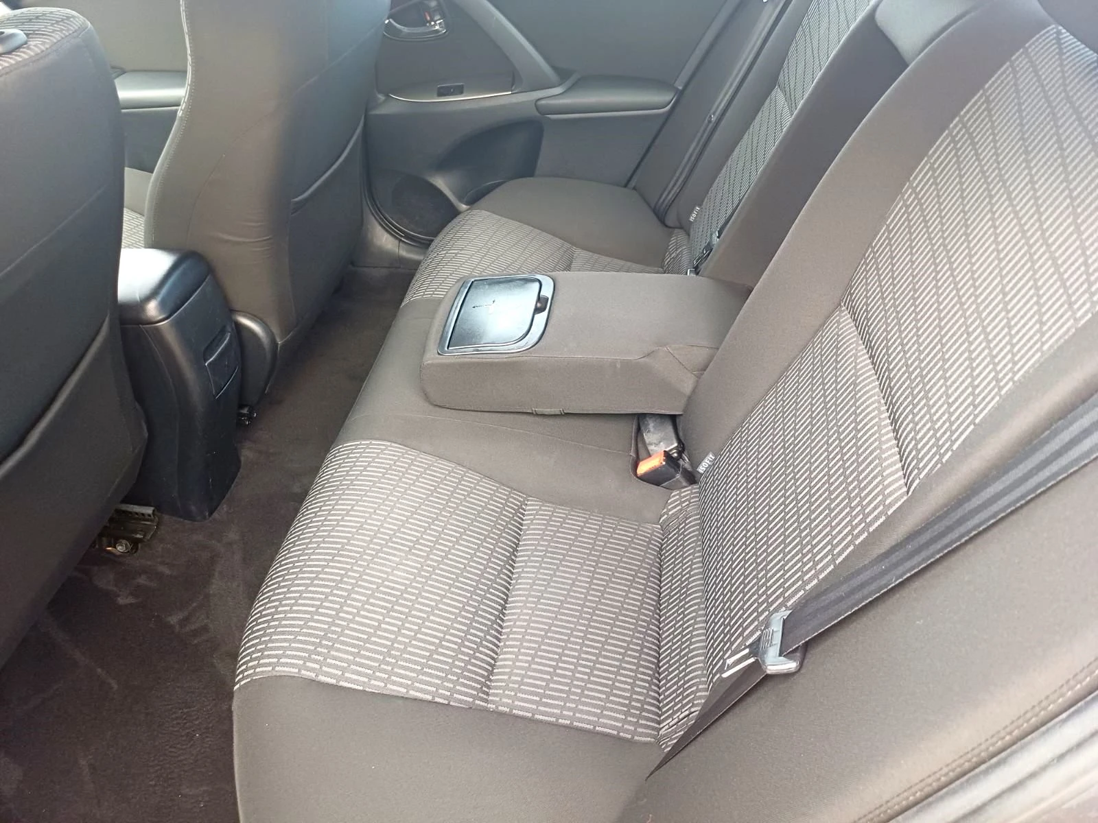 Toyota Avensis 1.8 i-NAVI | Mobile.bg � ����������� 15