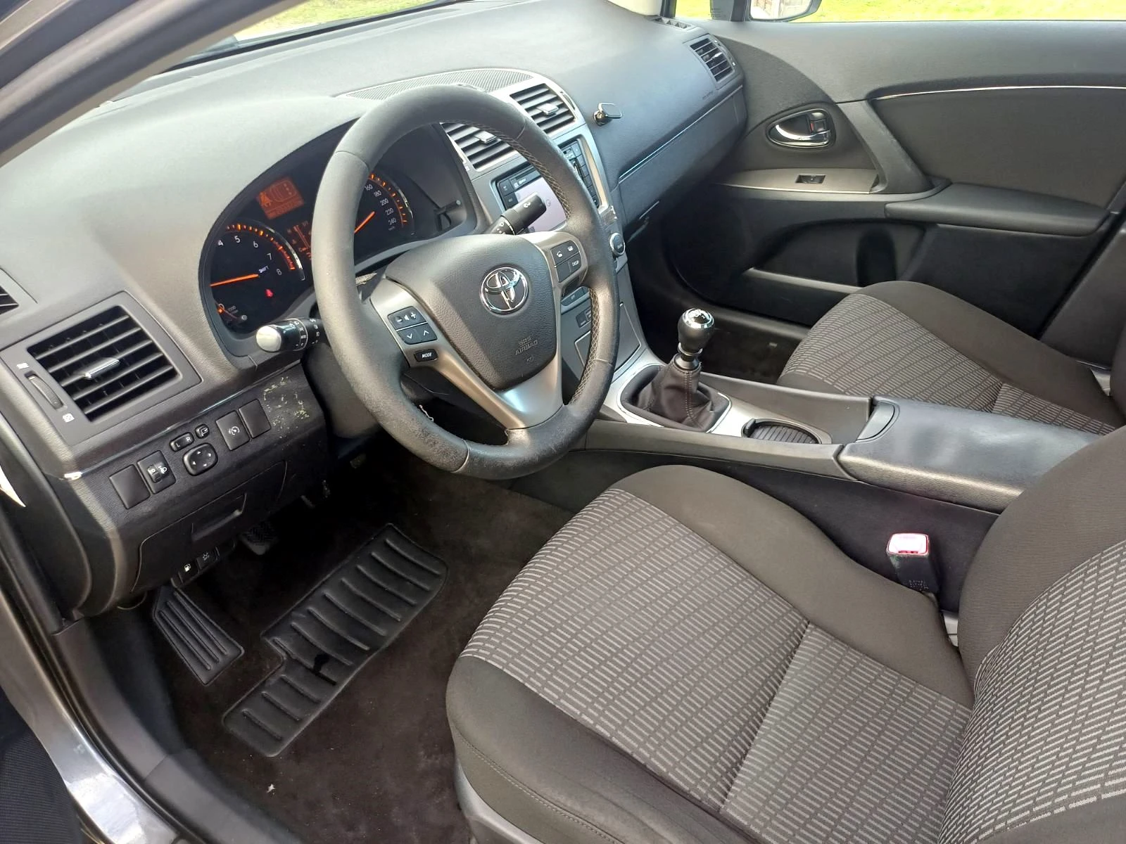 Toyota Avensis 1.8 i-NAVI | Mobile.bg � ����������� 12
