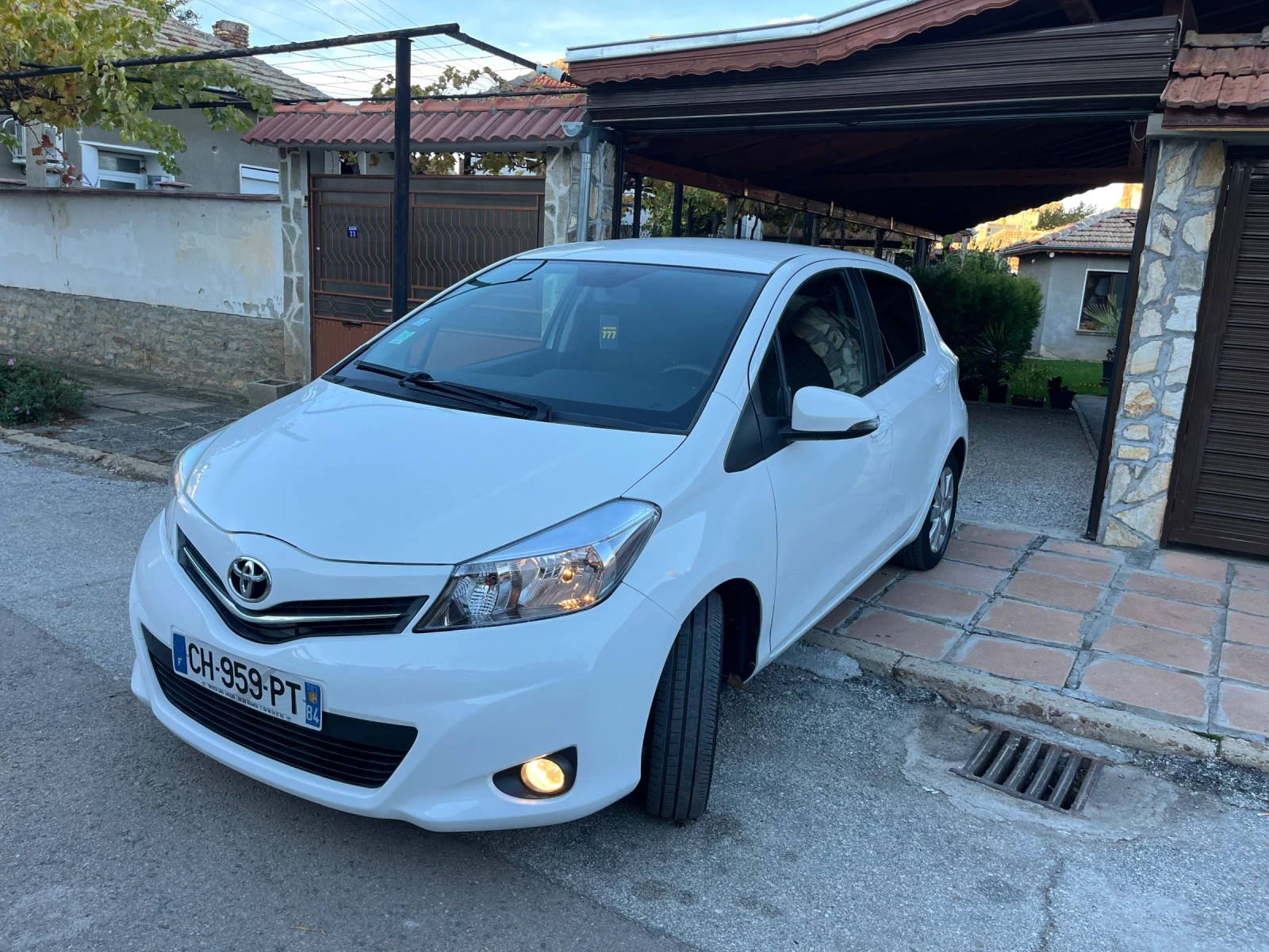 Toyota Yaris  - изображение 3