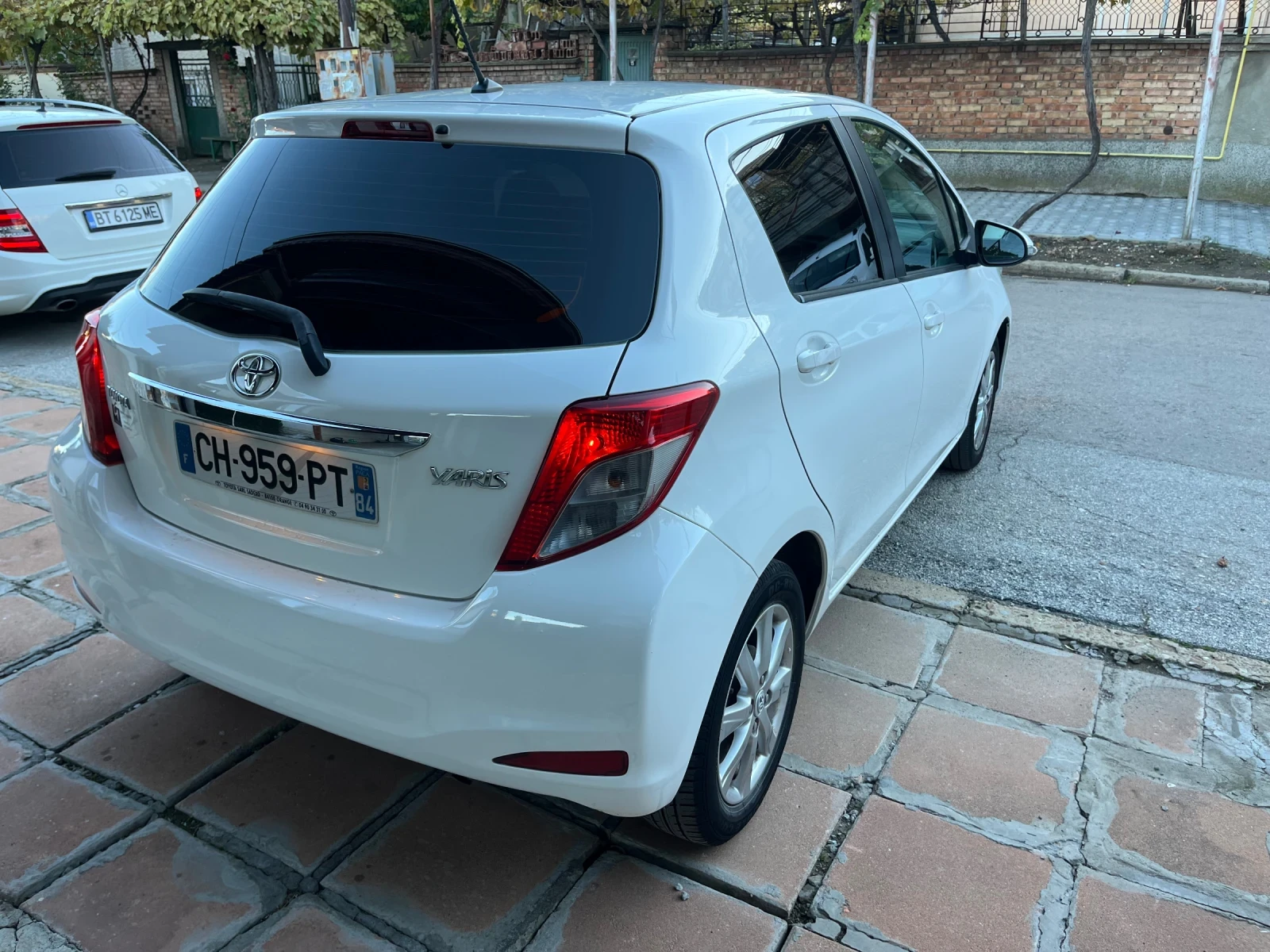 Toyota Yaris  - изображение 7