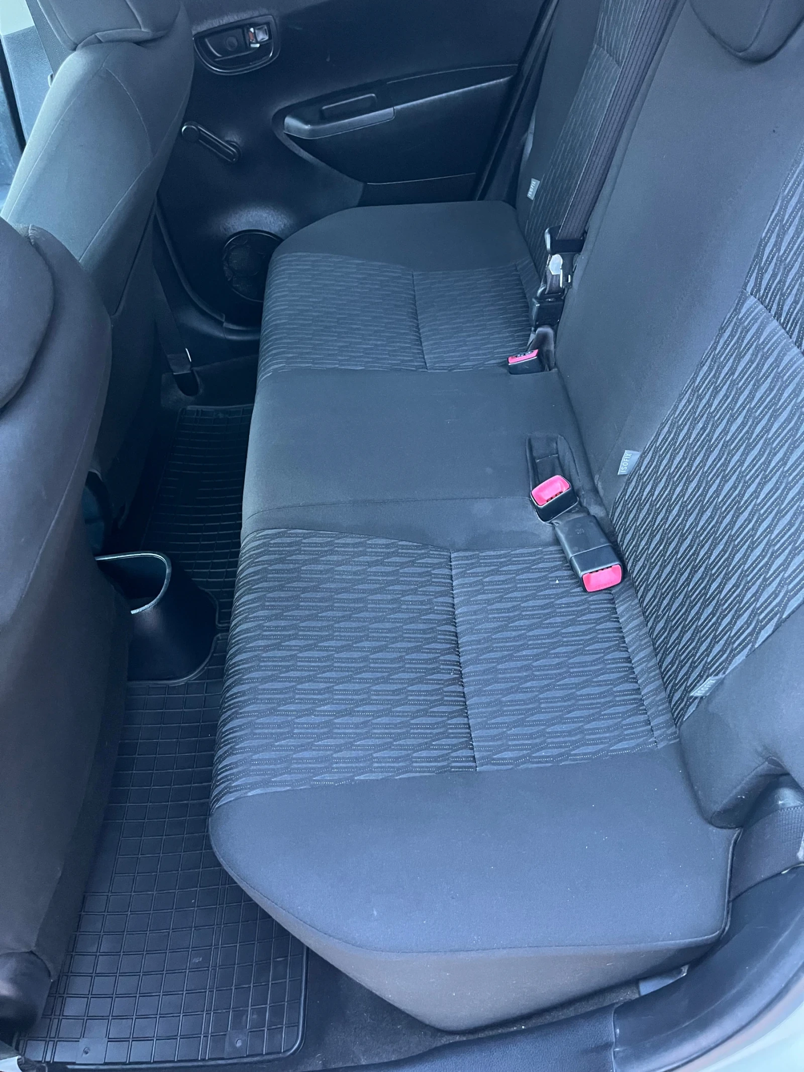 Toyota Yaris  - изображение 10