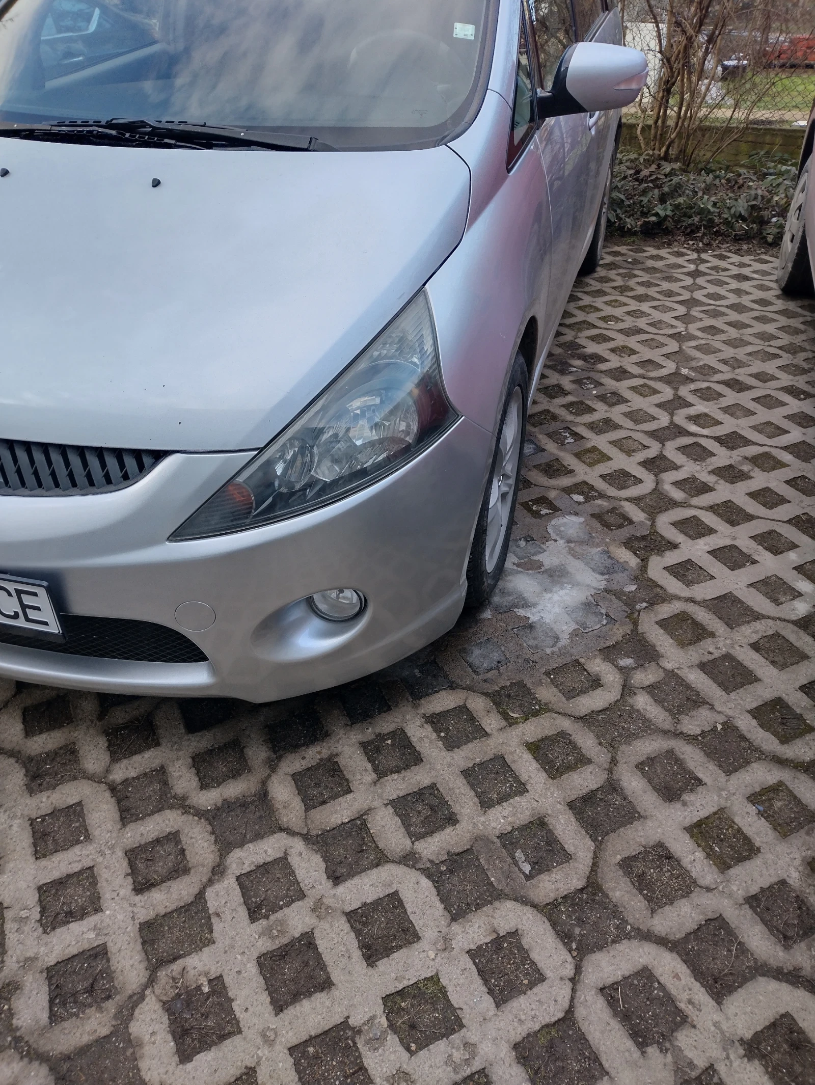 Mitsubishi Grandis  - изображение 3