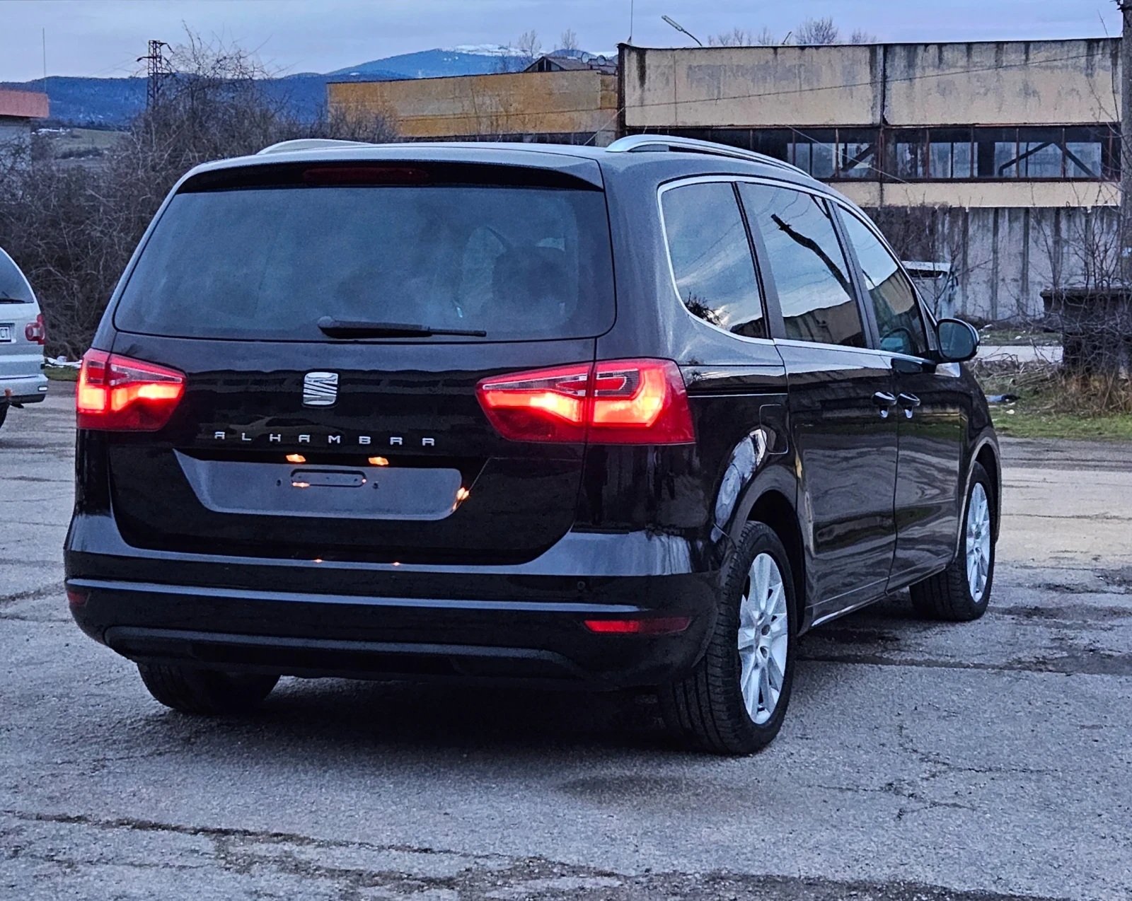 Seat Alhambra 2.0 TDI  - изображение 6