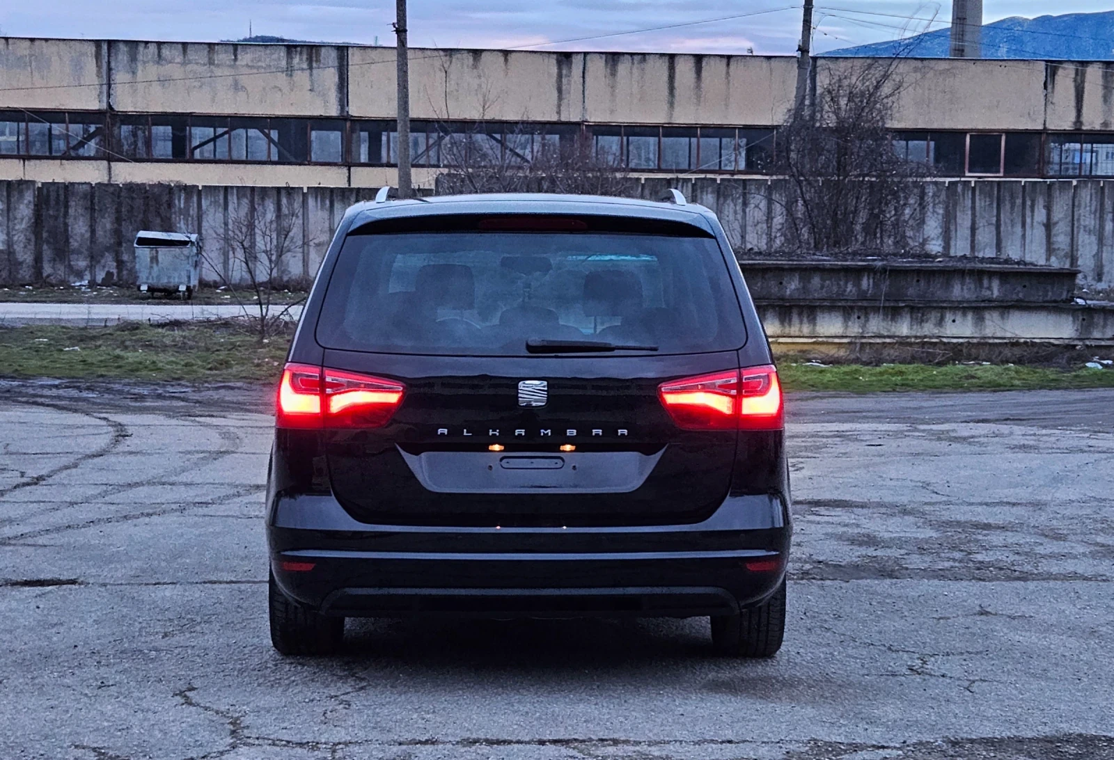 Seat Alhambra 2.0 TDI  - изображение 5