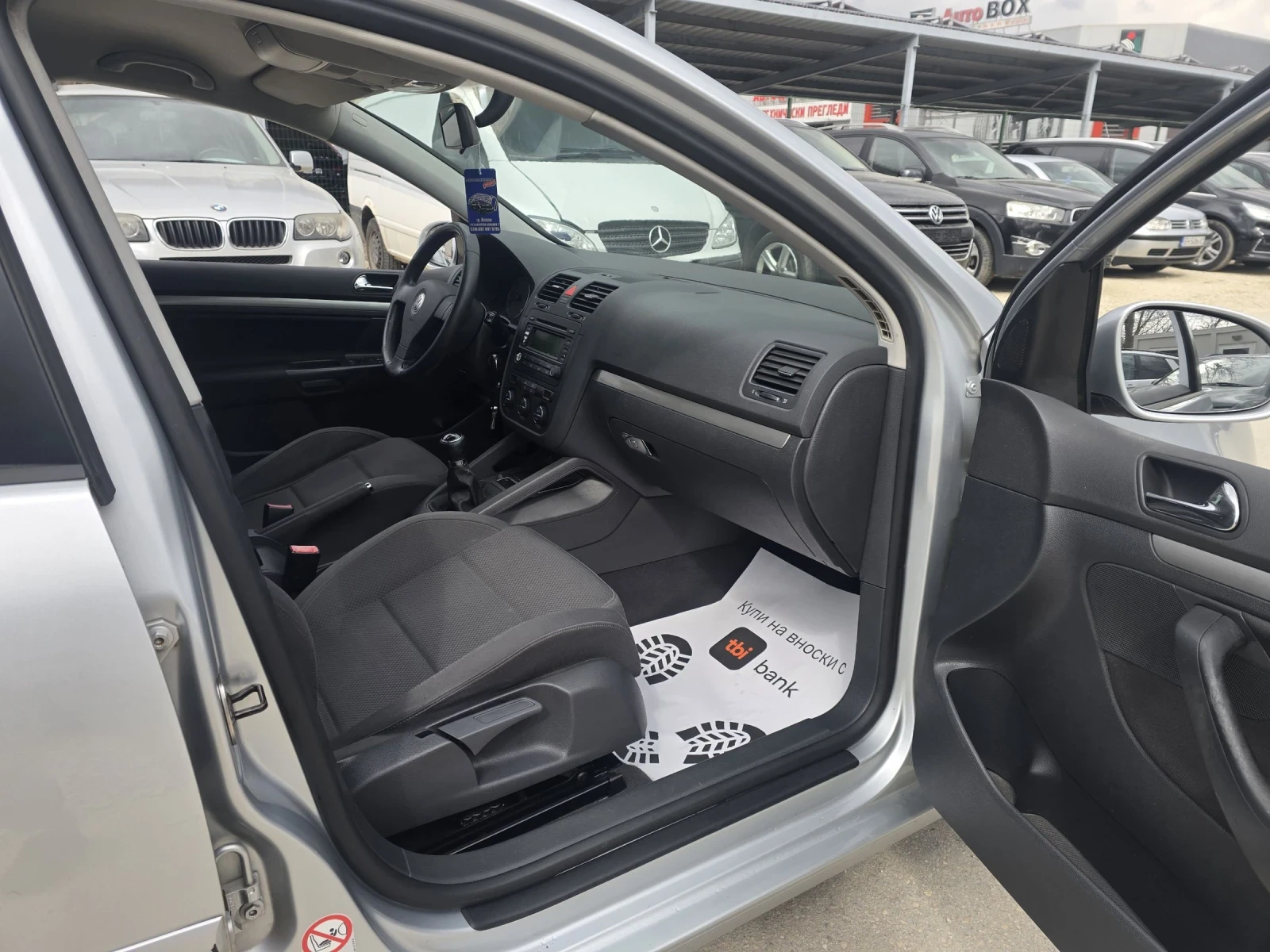 VW Golf 1.6FSI 116к.с Comfort line, снимка 14 - Автомобили и джипове - 53903040